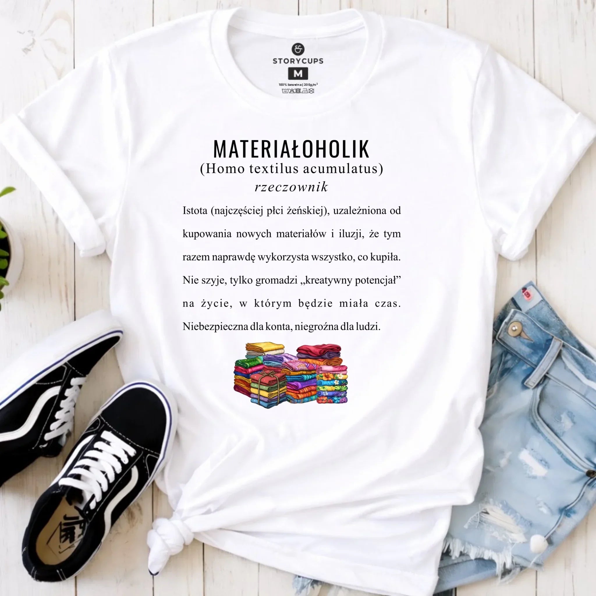 Koszulka damska szyciowa dla krawcowej - Materiałoholik definicja HS11 - StoryCups.pl
