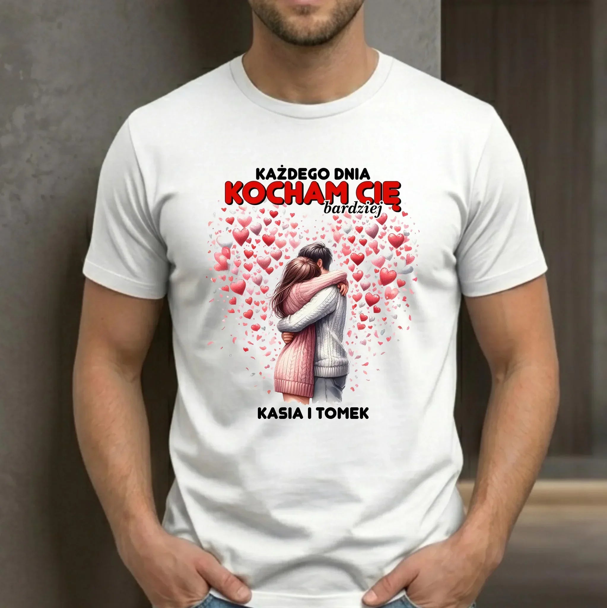 Koszulka męska dla par - Każdego dnia kocham Cię bardziej - personalizowana W09 - StoryCups.pl