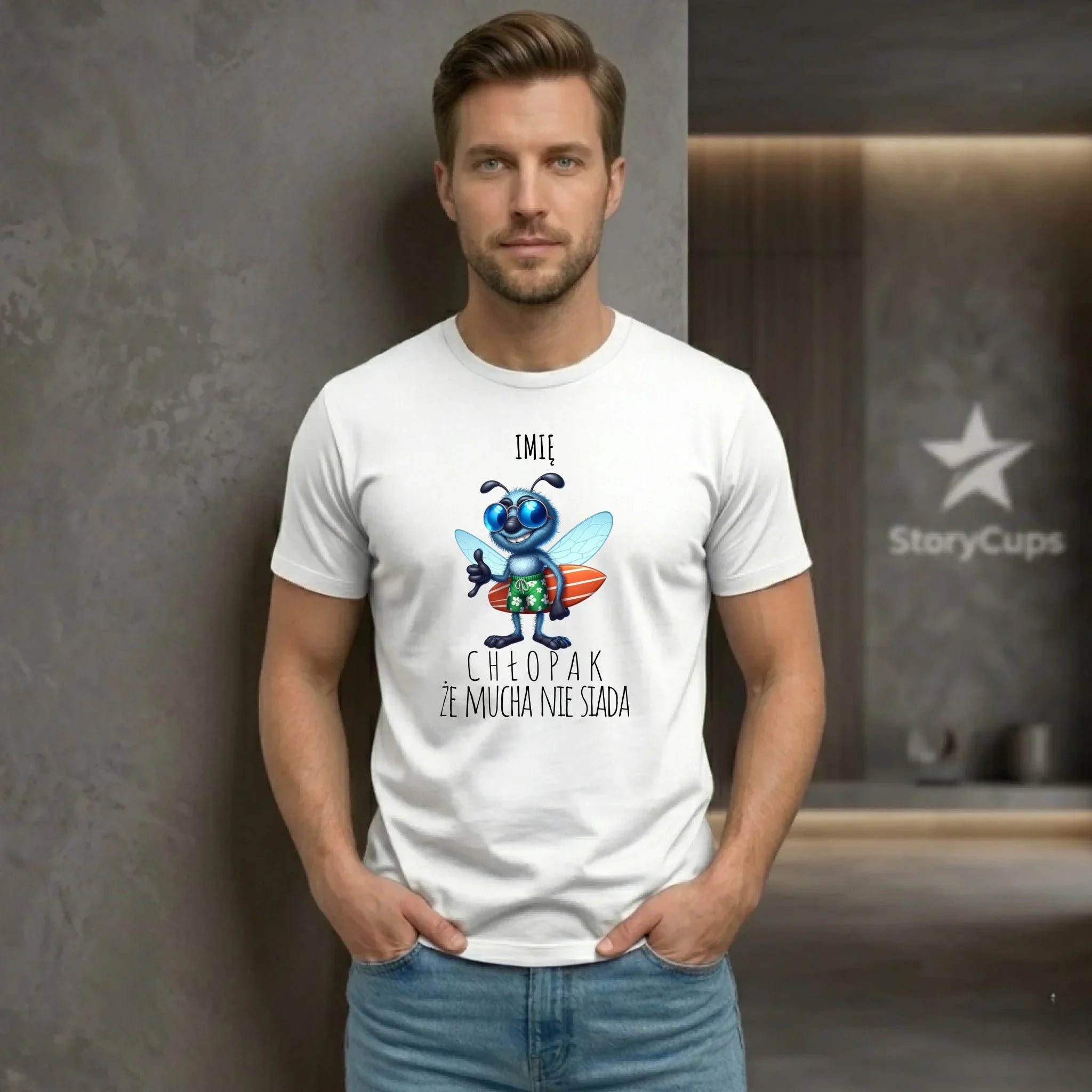 Koszulka męska - prezent dla chłopaka - Chłopak, że mucha nie siada essa - personalizowana DCH29 - StoryCups.pl