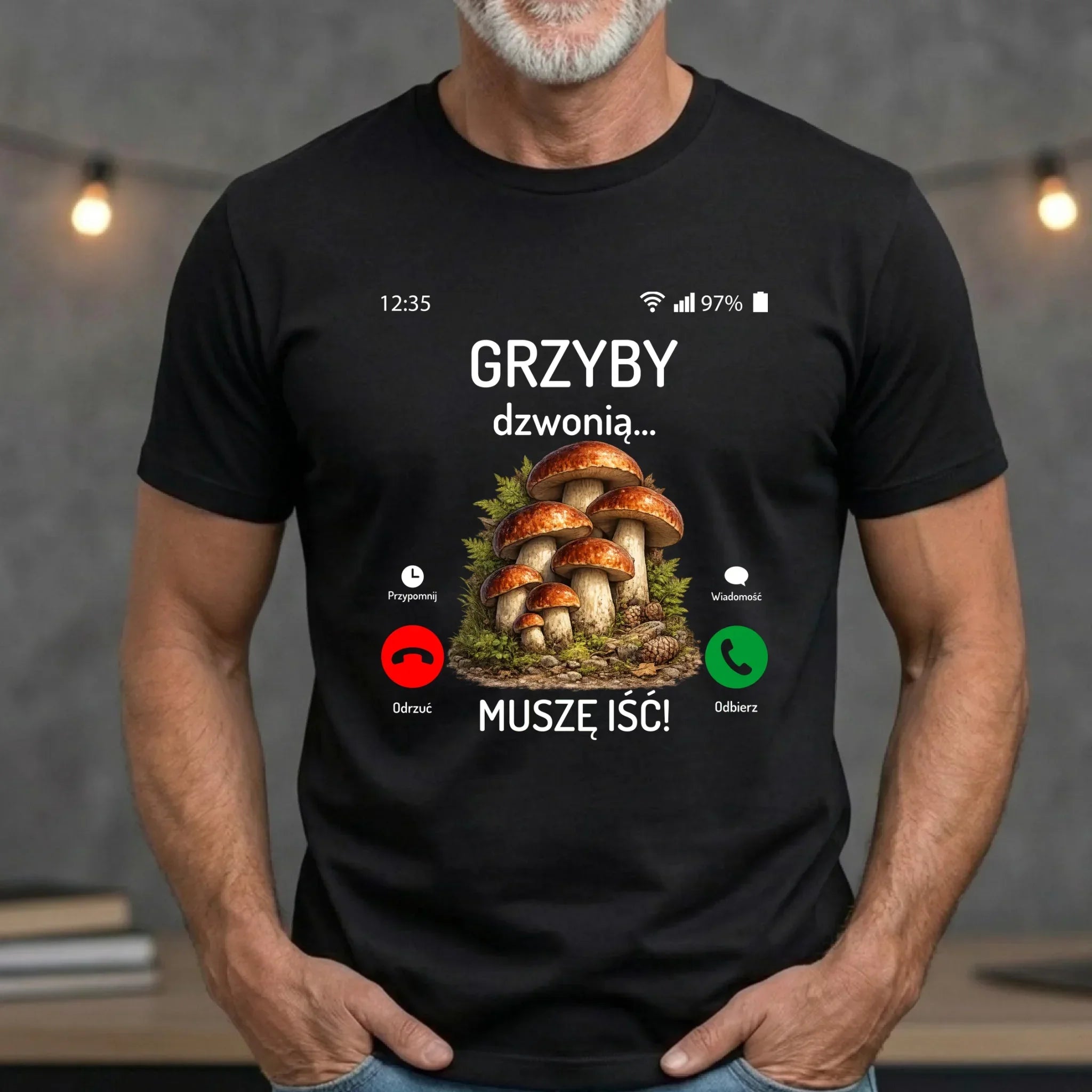 Koszulka dla dziadka grzybiarza - Grzyby dzwonią muszę iść D36 - StoryCups.pl