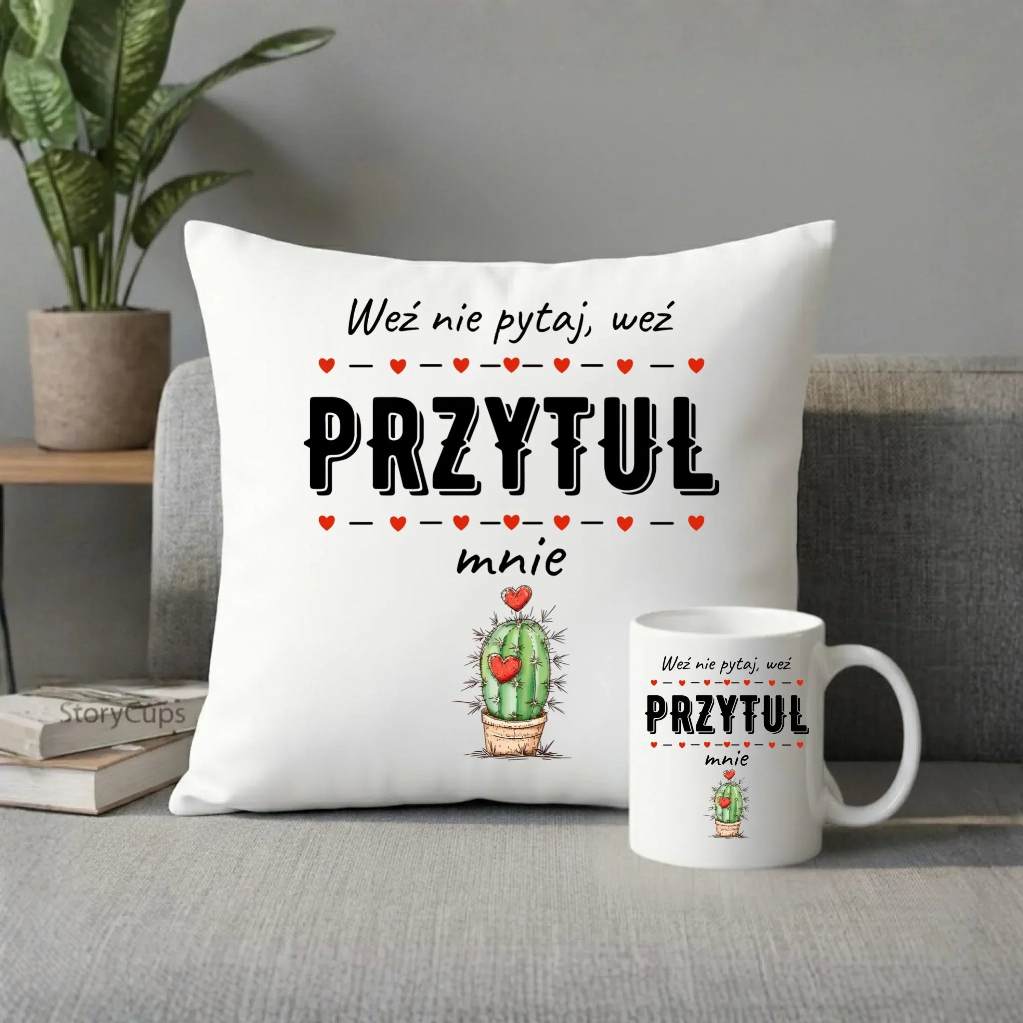 Zestaw poduszka i kubek dla par - Weź nie pytaj, weź przytul mnie W49 - StoryCups.pl