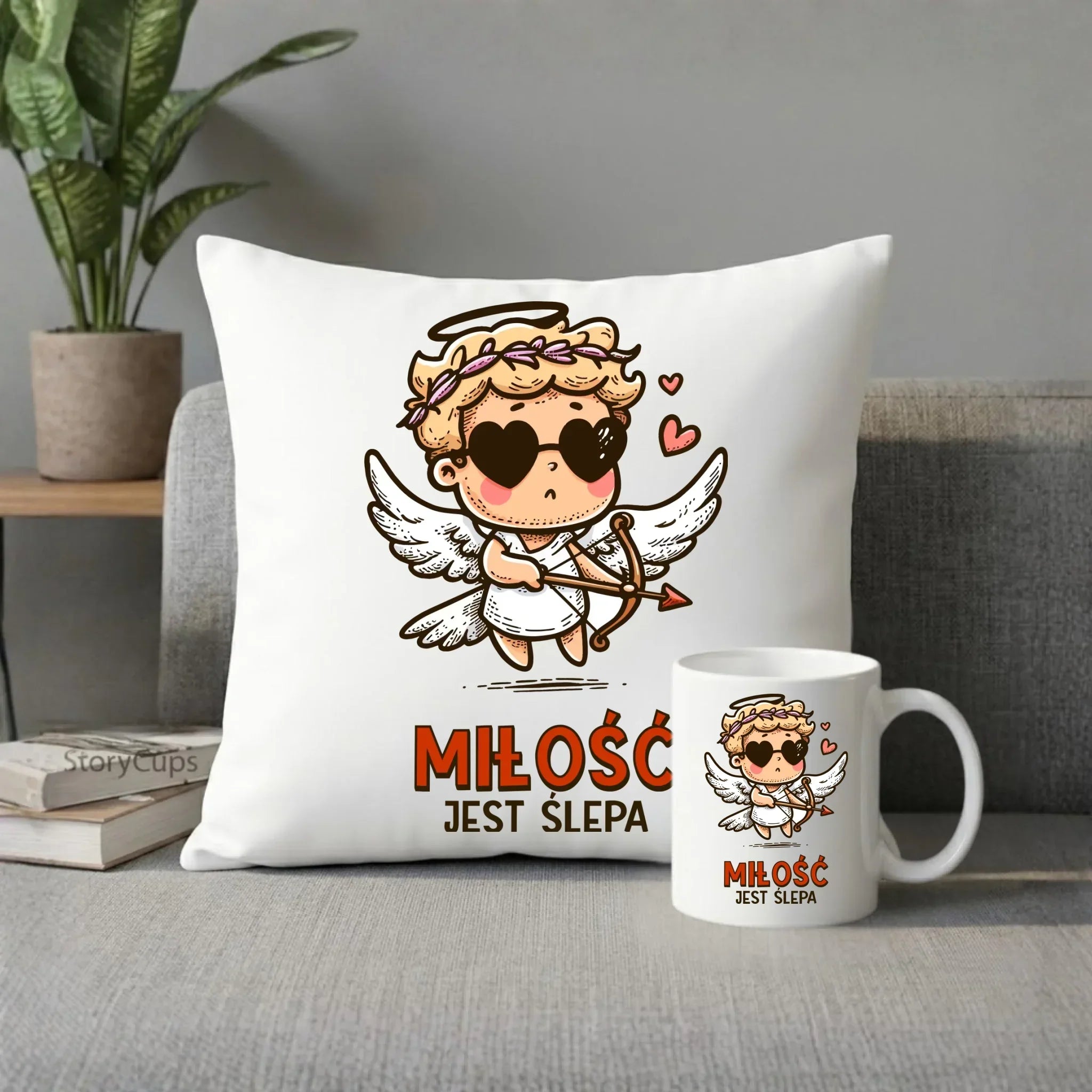 Zestaw poduszka i kubek - Miłość jest ślepa W48 - StoryCups.pl