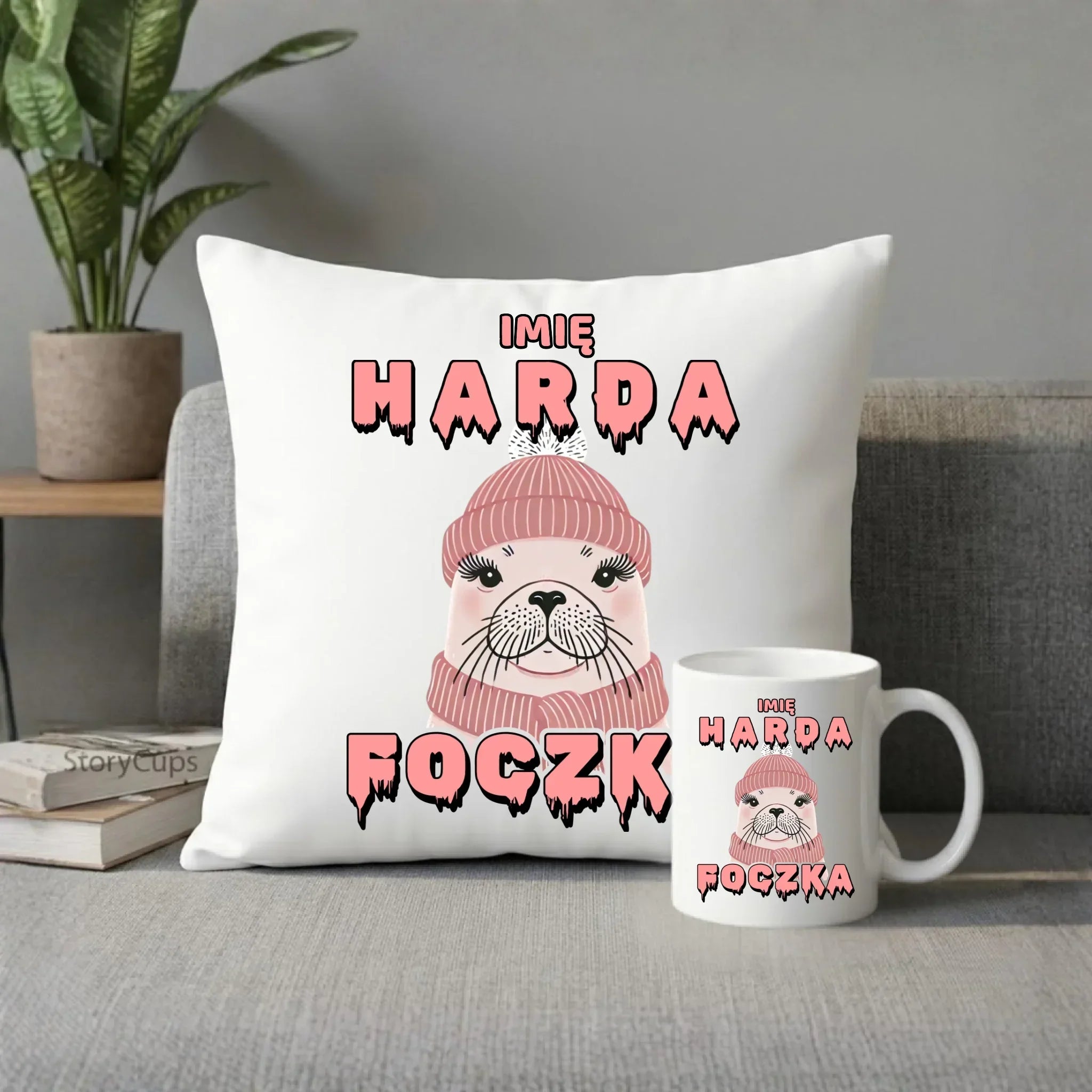 Zestaw poduszka i kubek - prezent dla morsa - Harda foczka - personalizowany HM05 - StoryCups.pl
