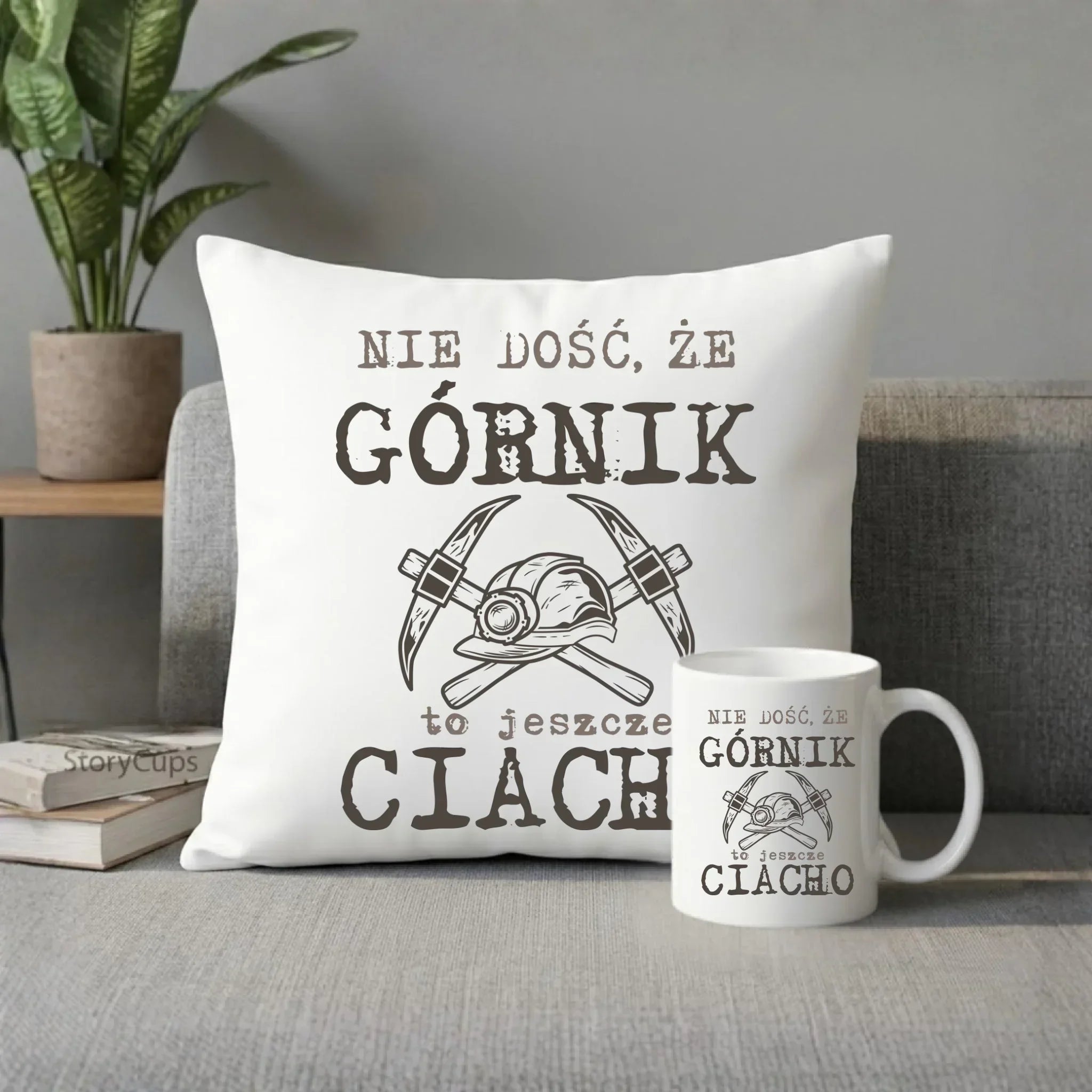 Zestaw poduszka i kubek - prezent dla górnika - Nie dość, że górnik to jeszcze ciacho G17 - StoryCups.pl