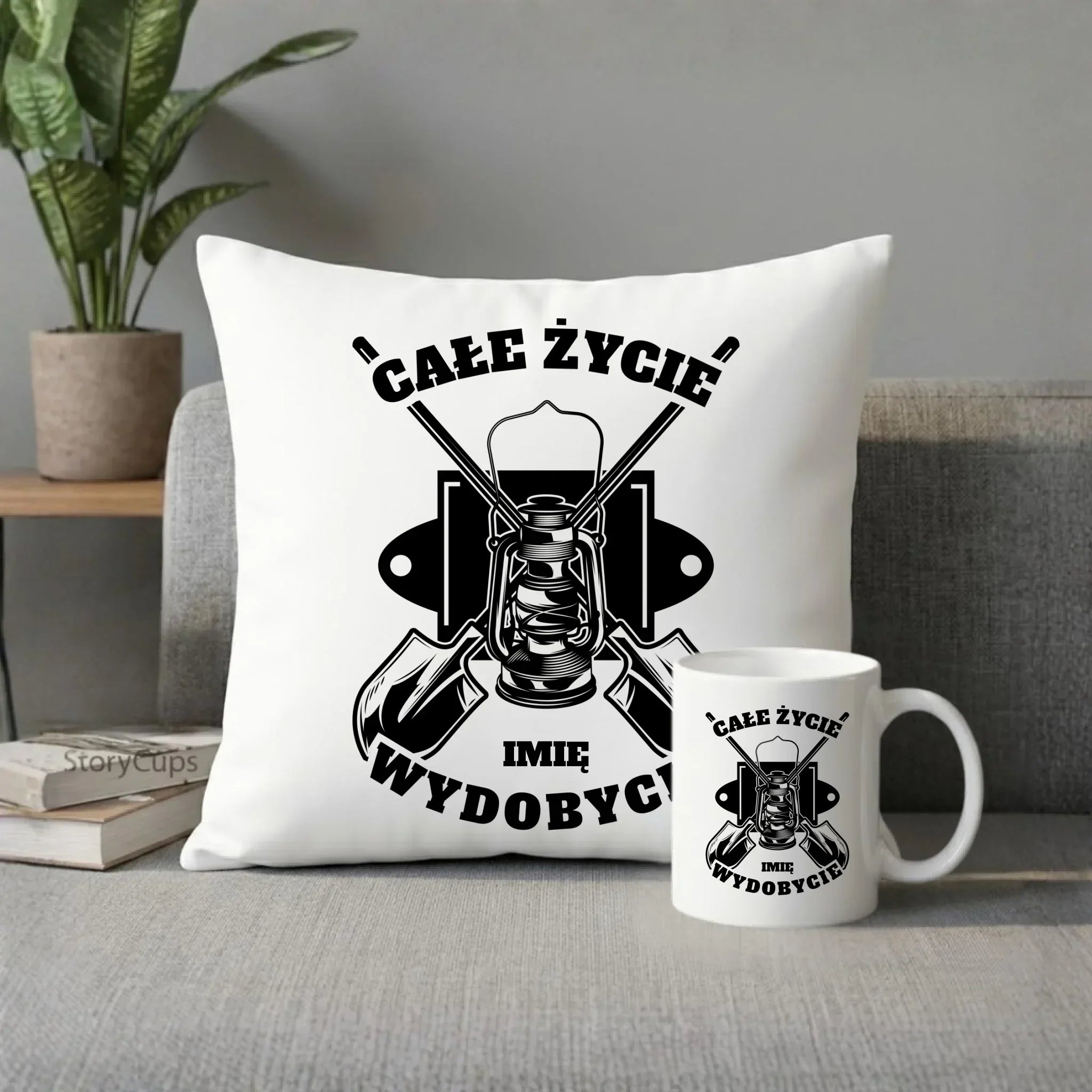 Zestaw poduszka i kubek - prezent dla górnika - Całe życie wydobycie - personalizowany G01 - StoryCups.pl