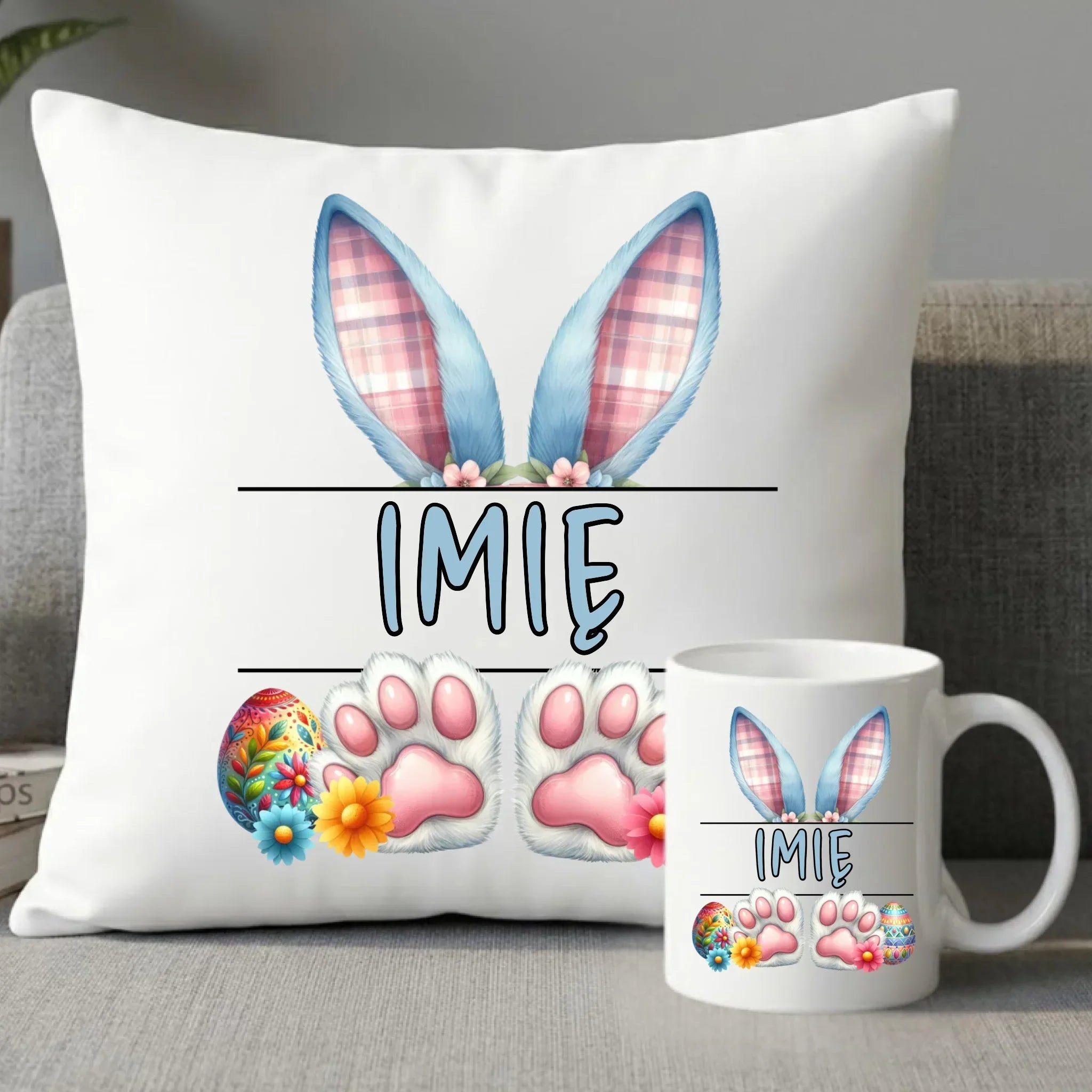 Zestaw poduszka i kubek wielkanocny dla chłopca - Zajączek - personalizowany WN11 - StoryCups.pl