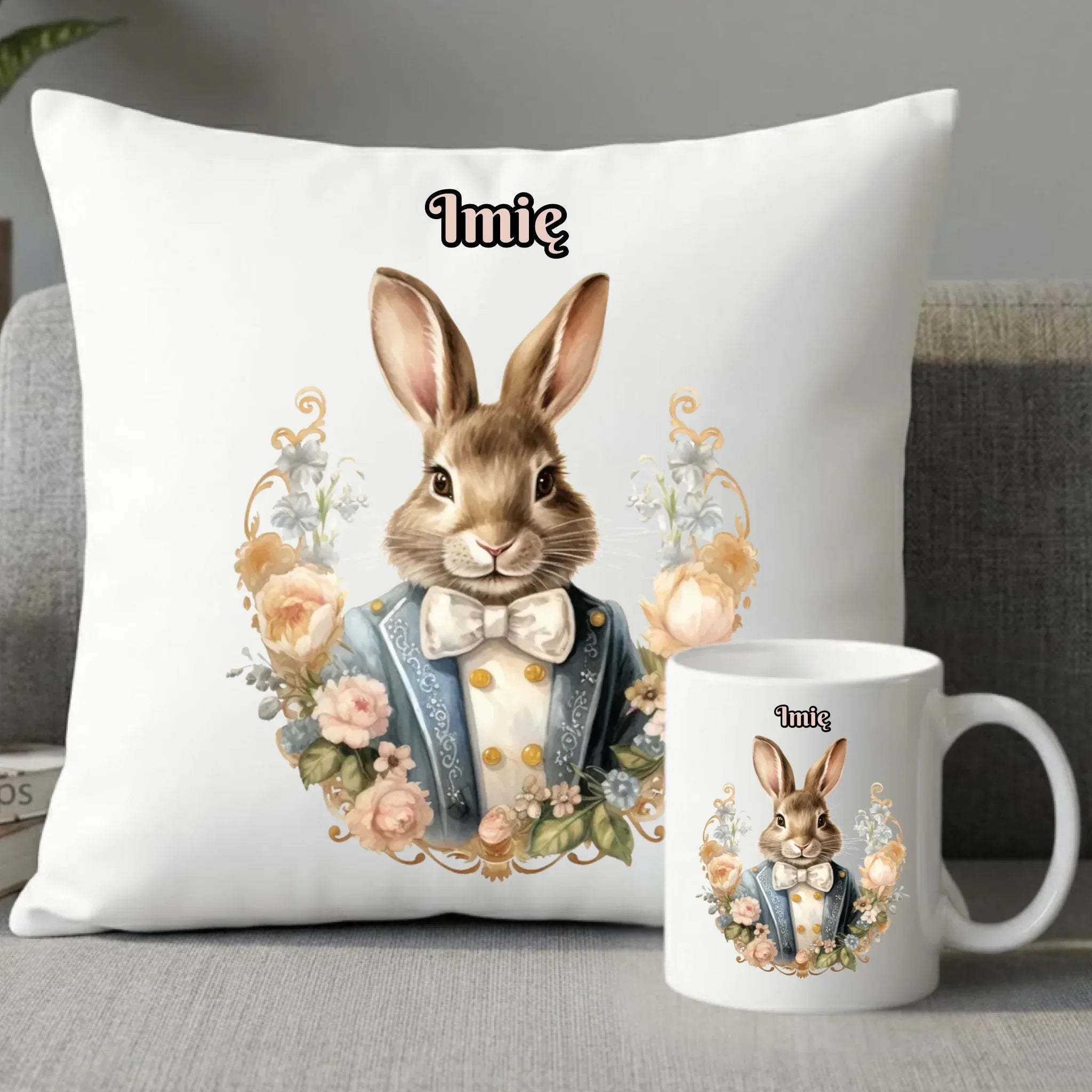 Zestaw poduszka i kubek na Wielkanoc - Elegancki Pan Zając - personalizowany WN06 - StoryCups.pl