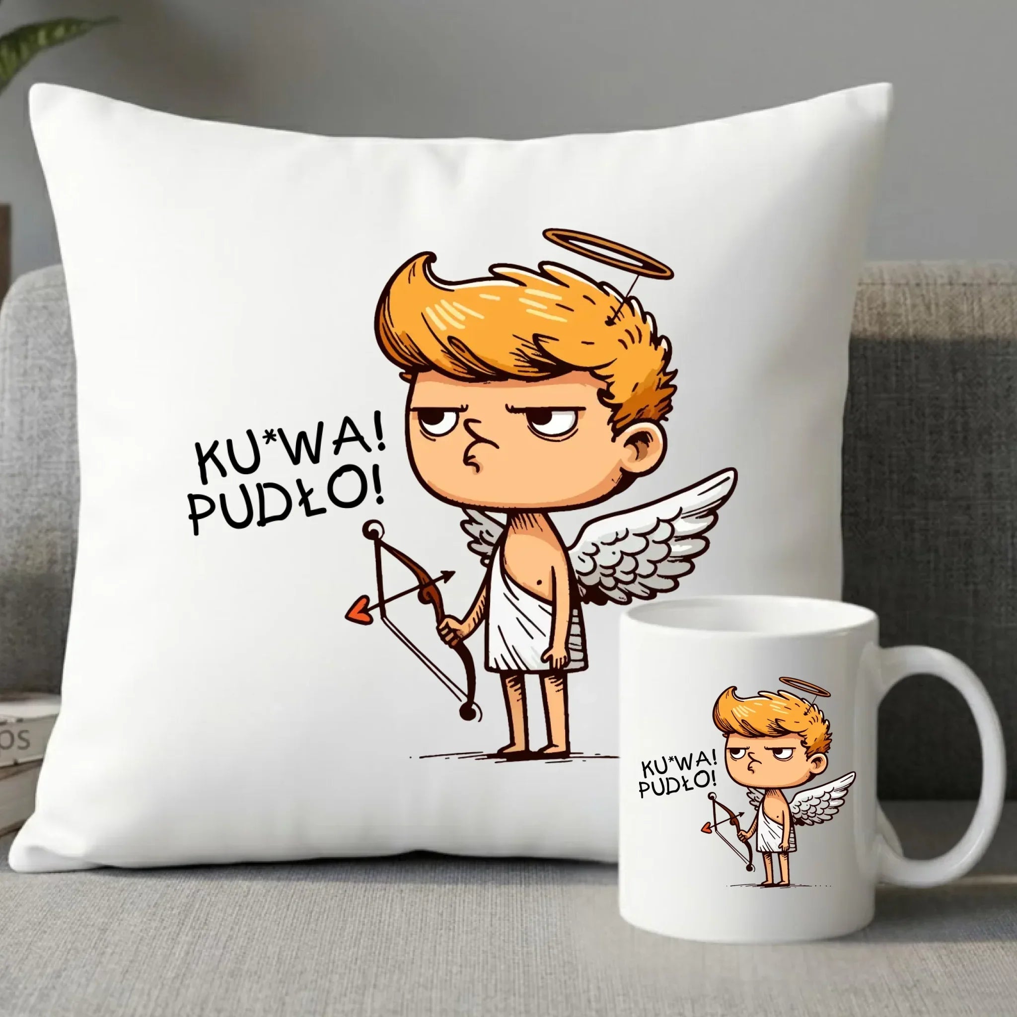 Zestaw poduszka i kubek - Aniołek z łukiem ku*wa pudło - bez cenzury W56 - StoryCups.pl