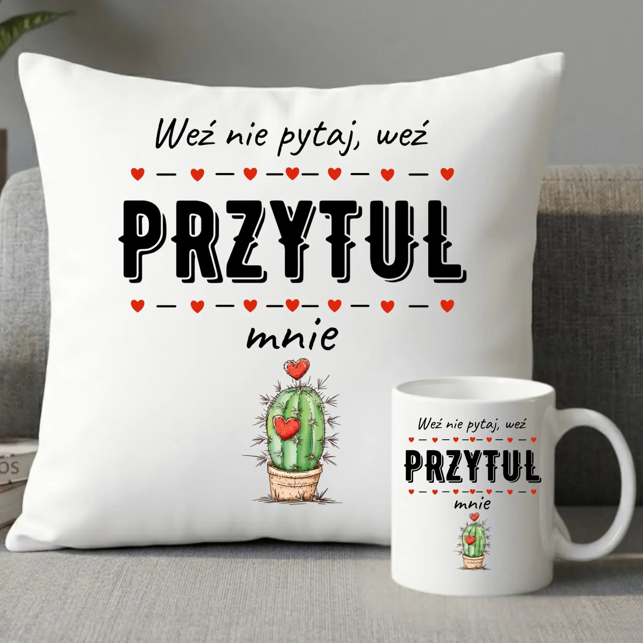 Zestaw poduszka i kubek dla par - Weź nie pytaj, weź przytul mnie W49 - StoryCups.pl