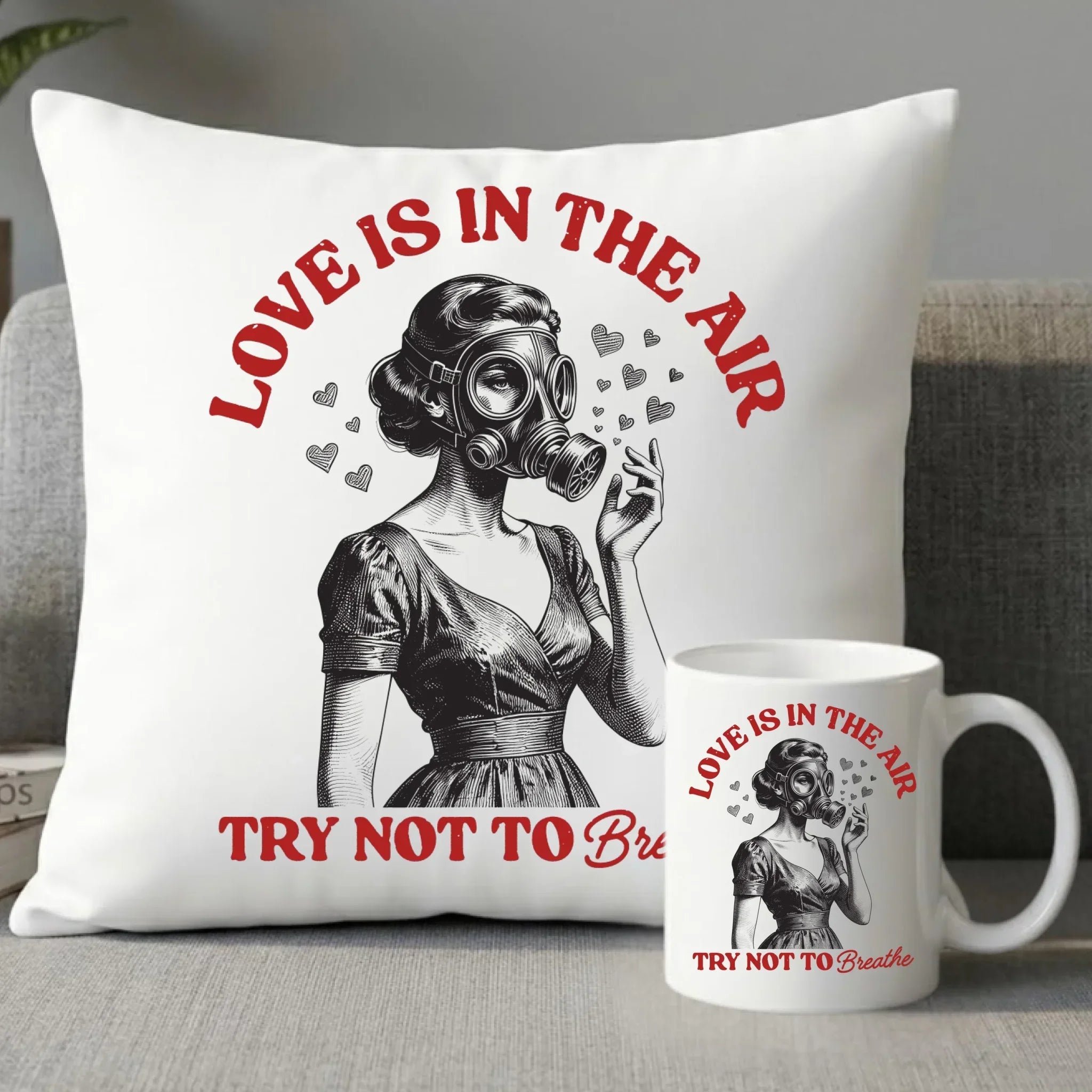 Zestaw poduszka i kubek dla niej - Love is in the air W43 - StoryCups.pl