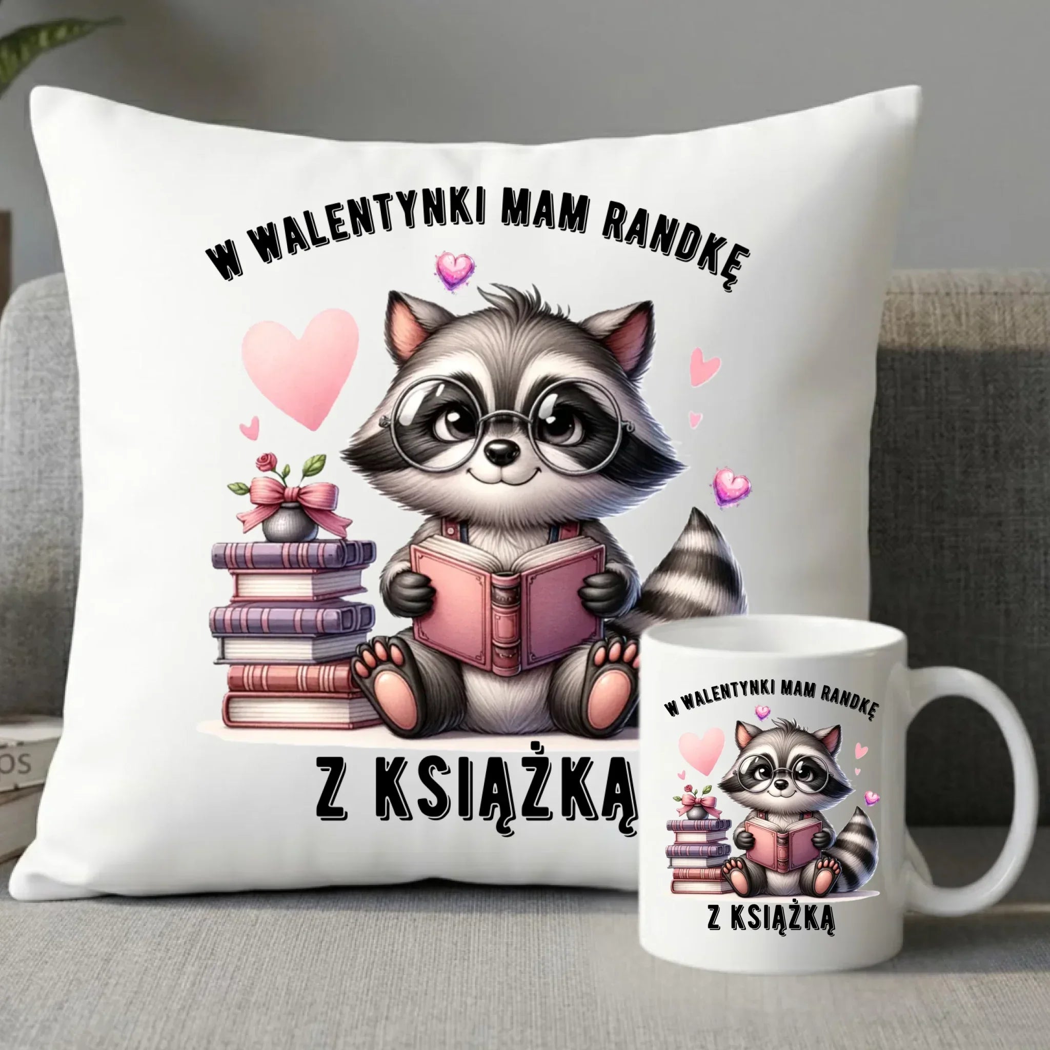 Zestaw poduszka i kubek na Walentynki dla mola książkowego – Mam randkę z książką W20 - StoryCups.pl