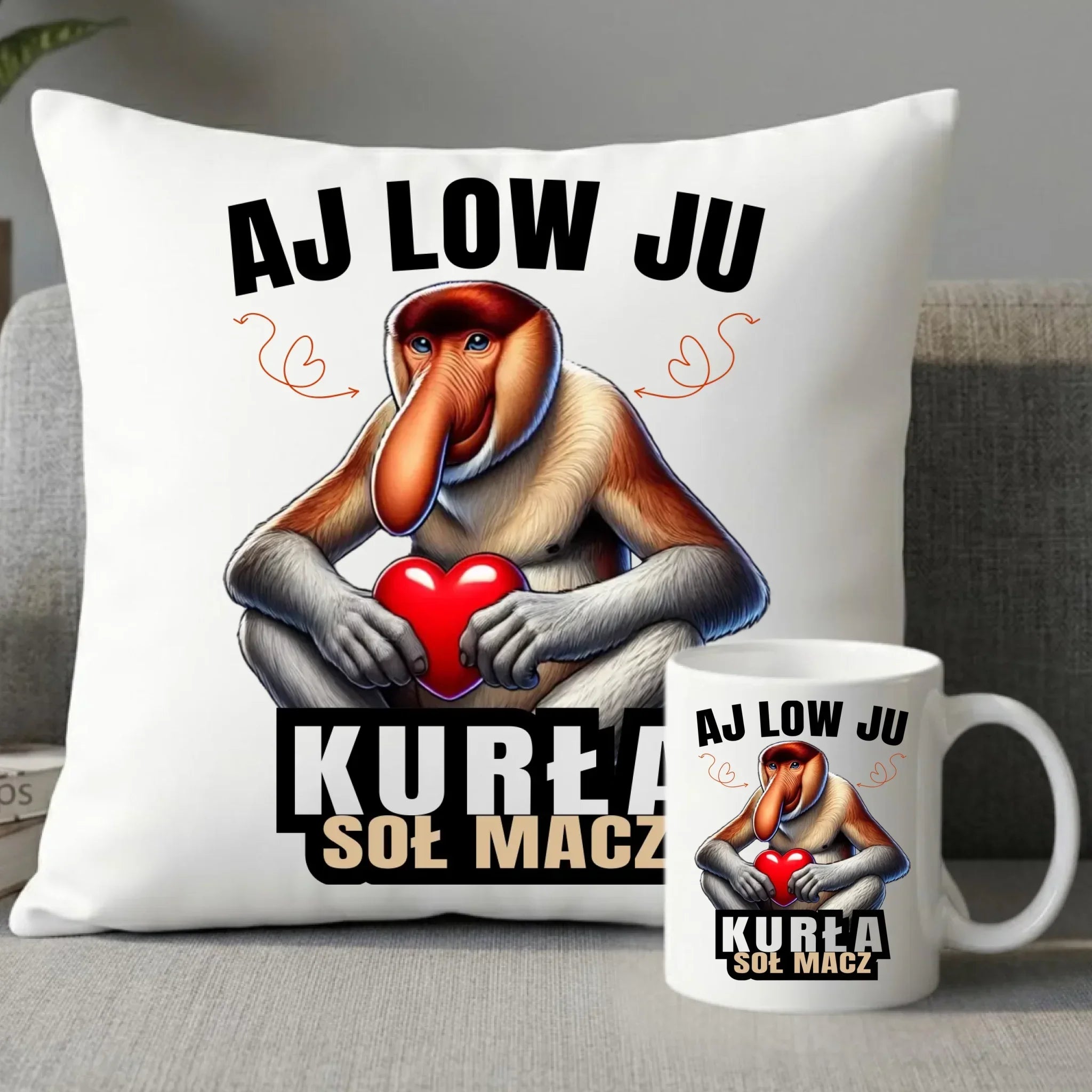 Zestaw poduszka i kubek dla par - Janusz nosacz - Aj low ju kurła W26 - StoryCups.pl