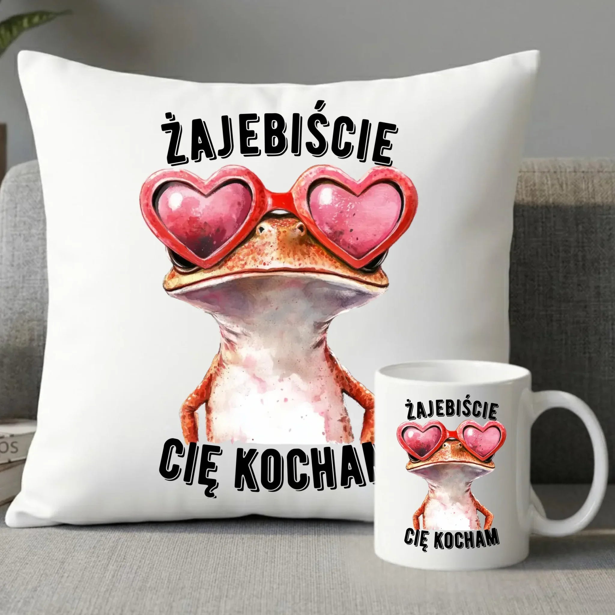 Zestaw poduszka i kubek dla par - Żajebiście Cię Kocham Żaba W17 - StoryCups.pl