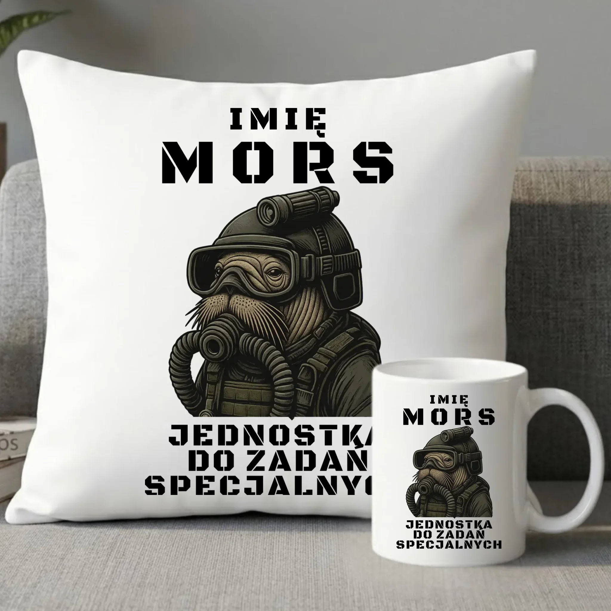 Zestaw poduszka i kubek - prezent dla morsa - Mors do zadań specjalnych - personalizowany HM07 - StoryCups.pl