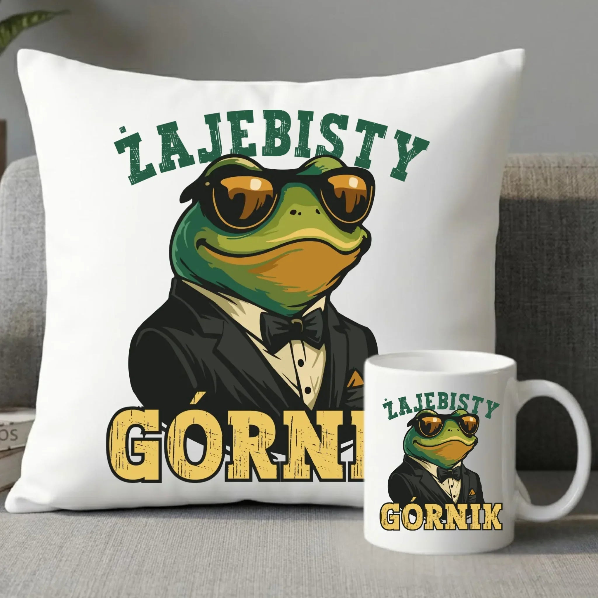 Zestaw poduszka i kubek - prezent dla górnika - Żajebisty górnik G18 - StoryCups.pl