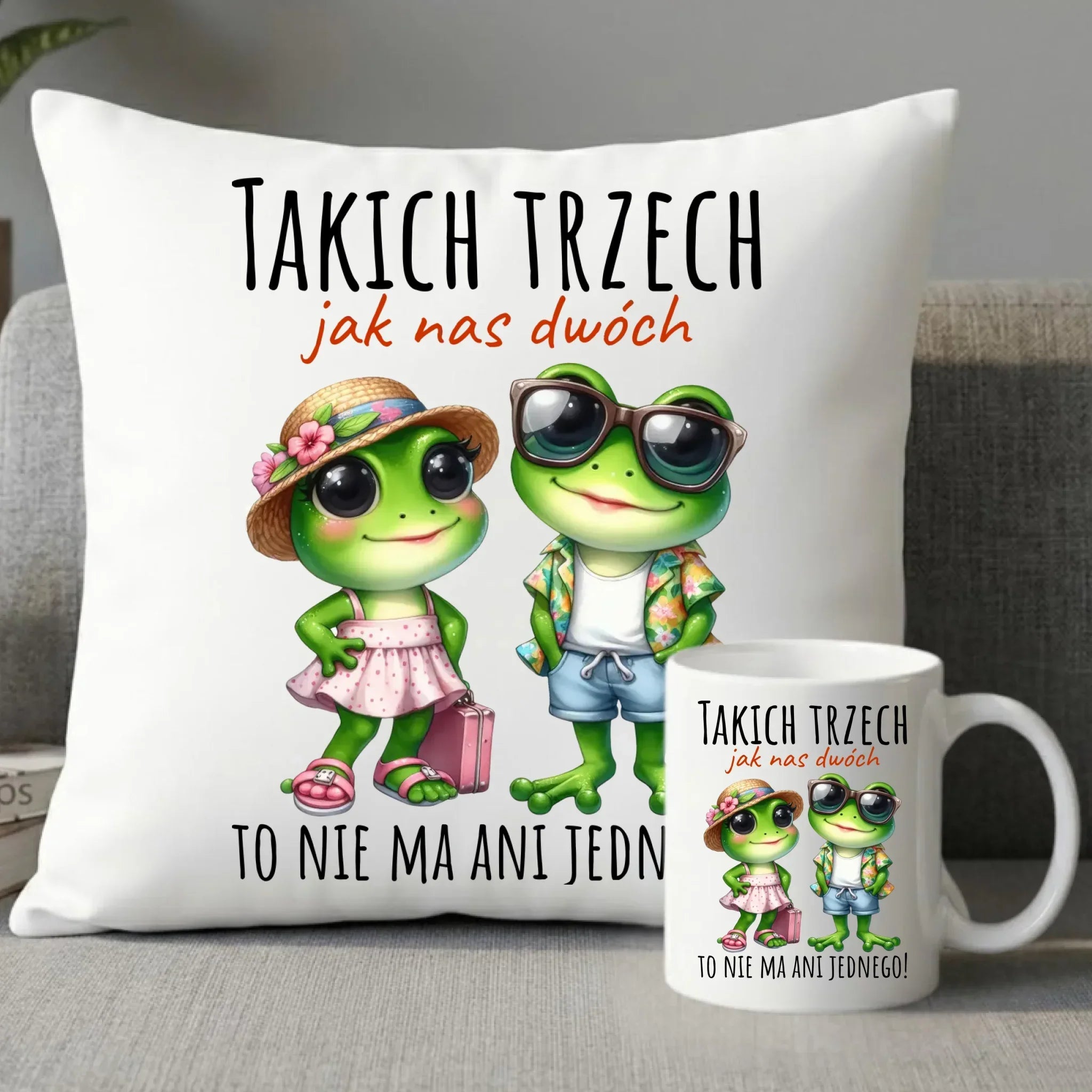 Zestaw poduszka i kubek dla par - Żabki Takich trzech jak nas dwóch DCH11 - StoryCups.pl