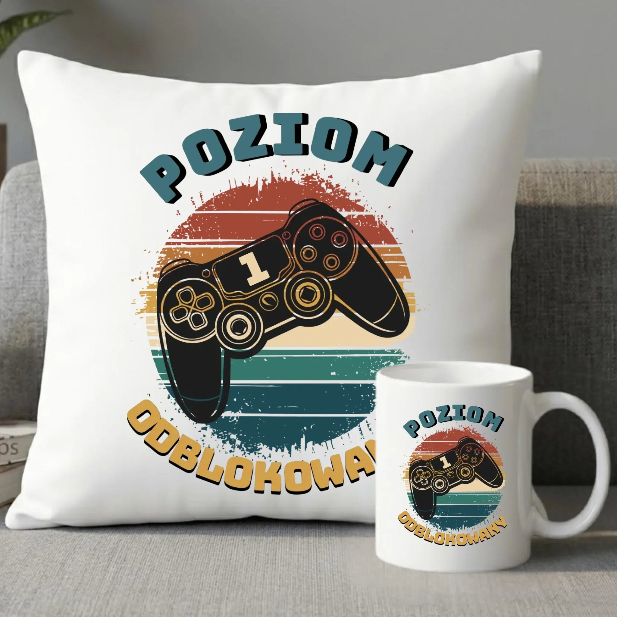 Zestaw poduszka i kubek - Poziom odblokowany - gamer do szkoły - personalizowany SZ01 - StoryCups.pl