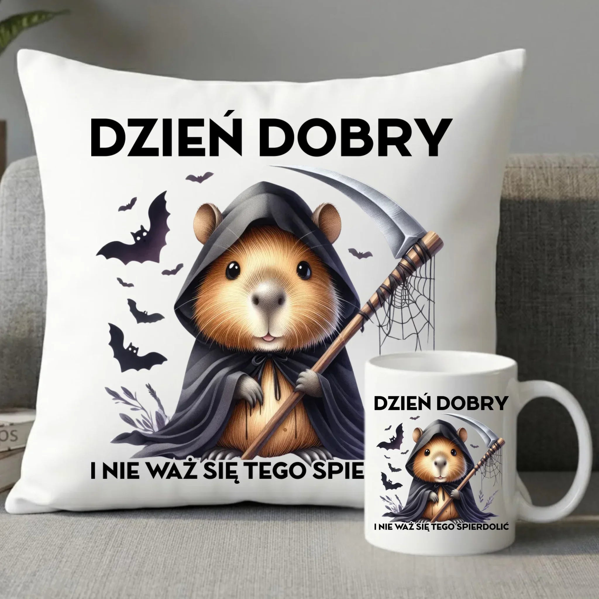 Zestaw poduszka i kubek na halloween - Kapibara Żniwiarz - Dzień dobry - bez cenzury HL20 - StoryCups.pl