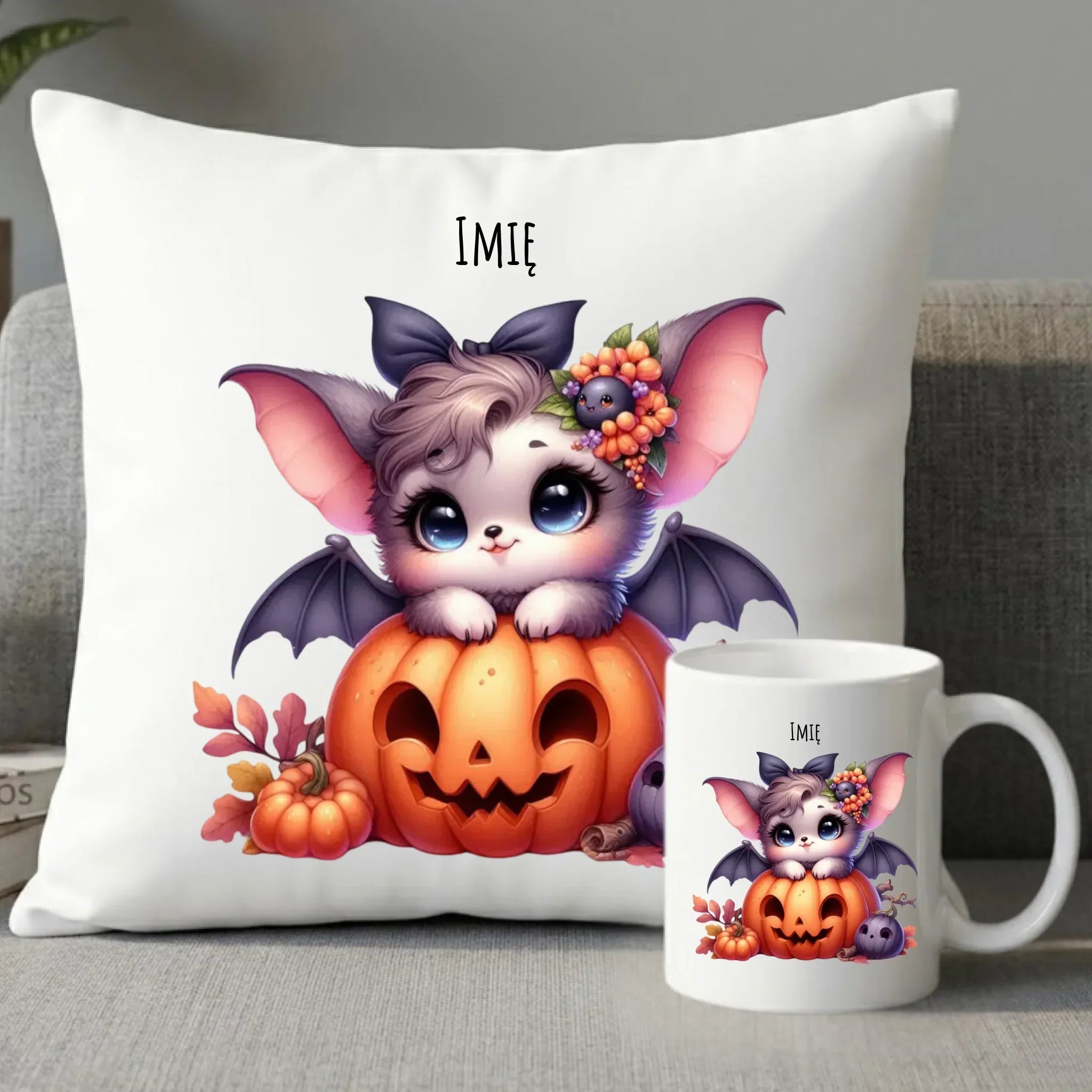 Zestaw halloweenowy poduszka i kubek - Uroczy nietoperz z dynią - personalizowany HL08 - StoryCups.pl
