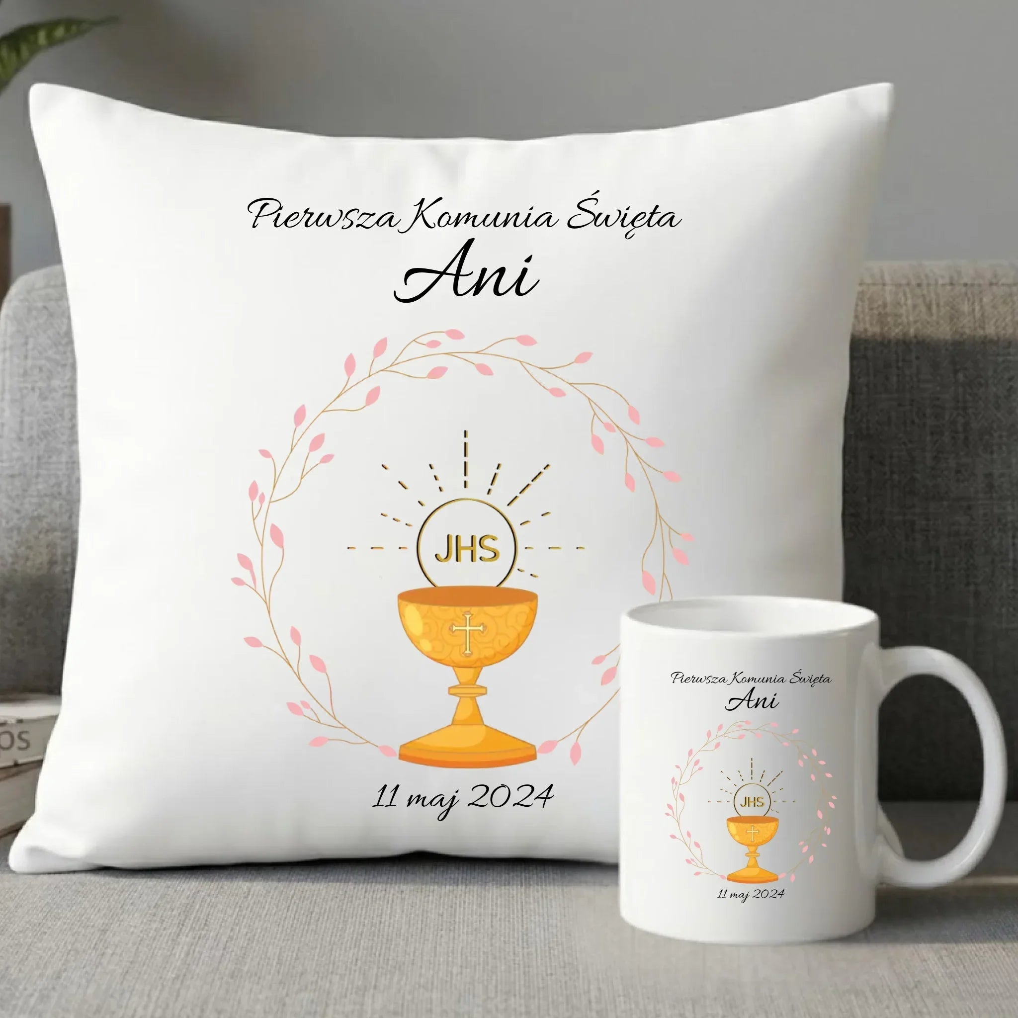 Zestaw poduszka i kubek pamiątka Pierwszej Komunii dla dziewczynki personalizacja PK02 - StoryCups.pl