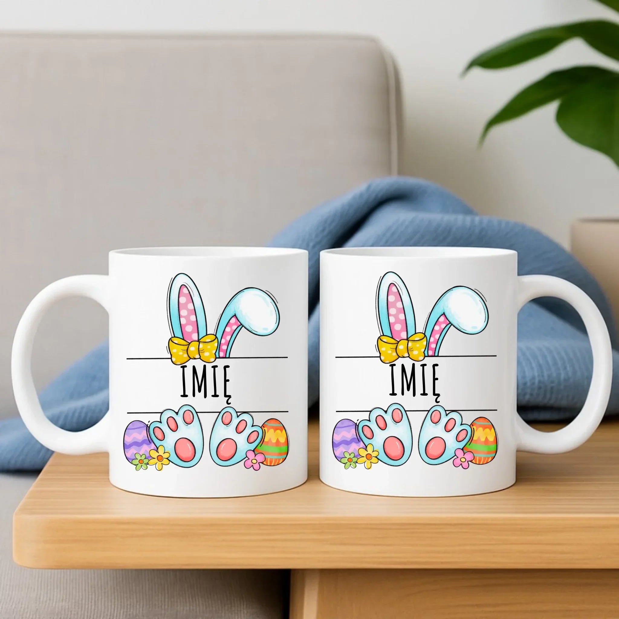 Zestaw poduszka i kubek wielkanocny dla dziecka - Zajączek - personalizowany WN15 - StoryCups.pl