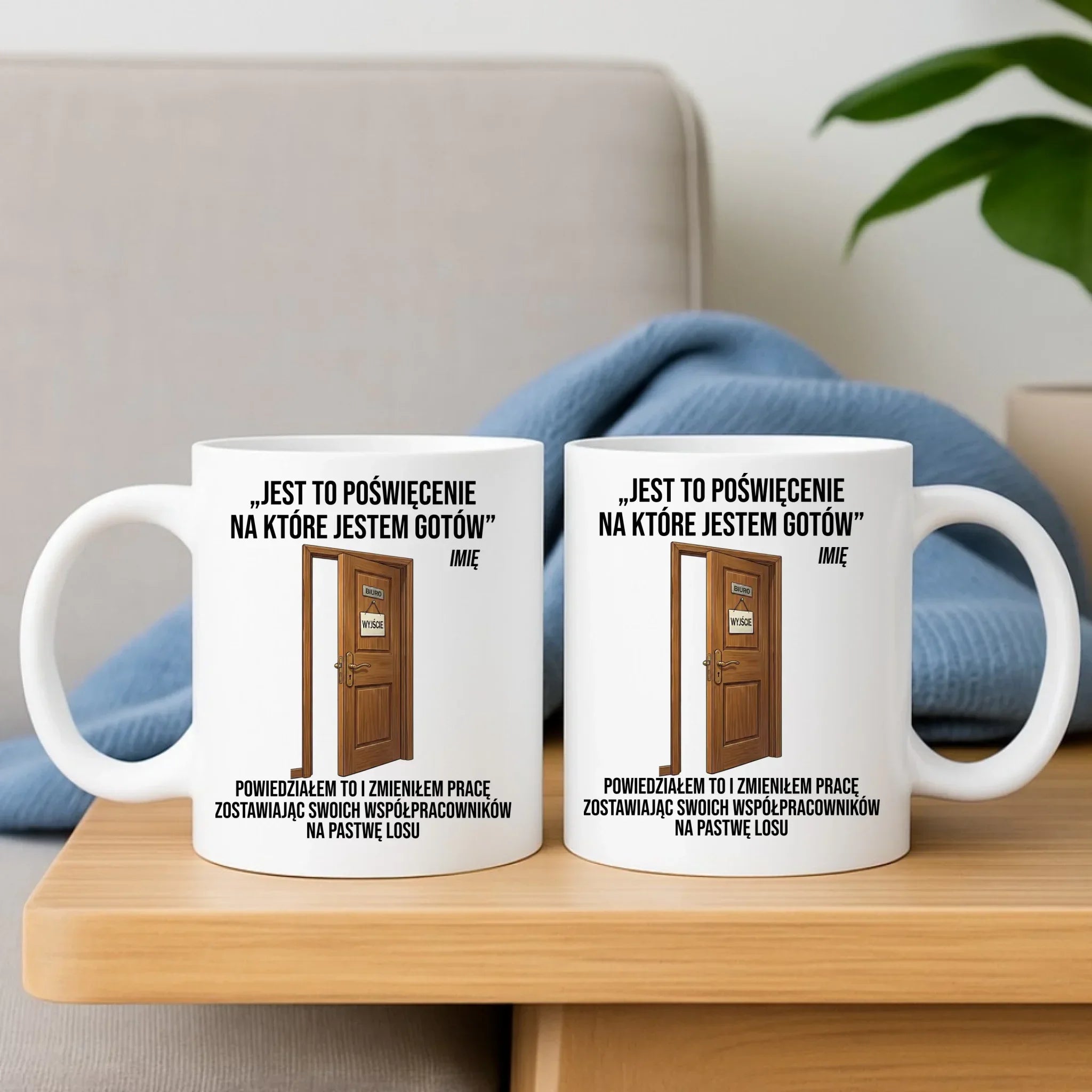 Zestaw poduszka i kubek na odejście z pracy - Poświęcenie, na które jestem gotów - personalizowany OP02 - StoryCups.pl