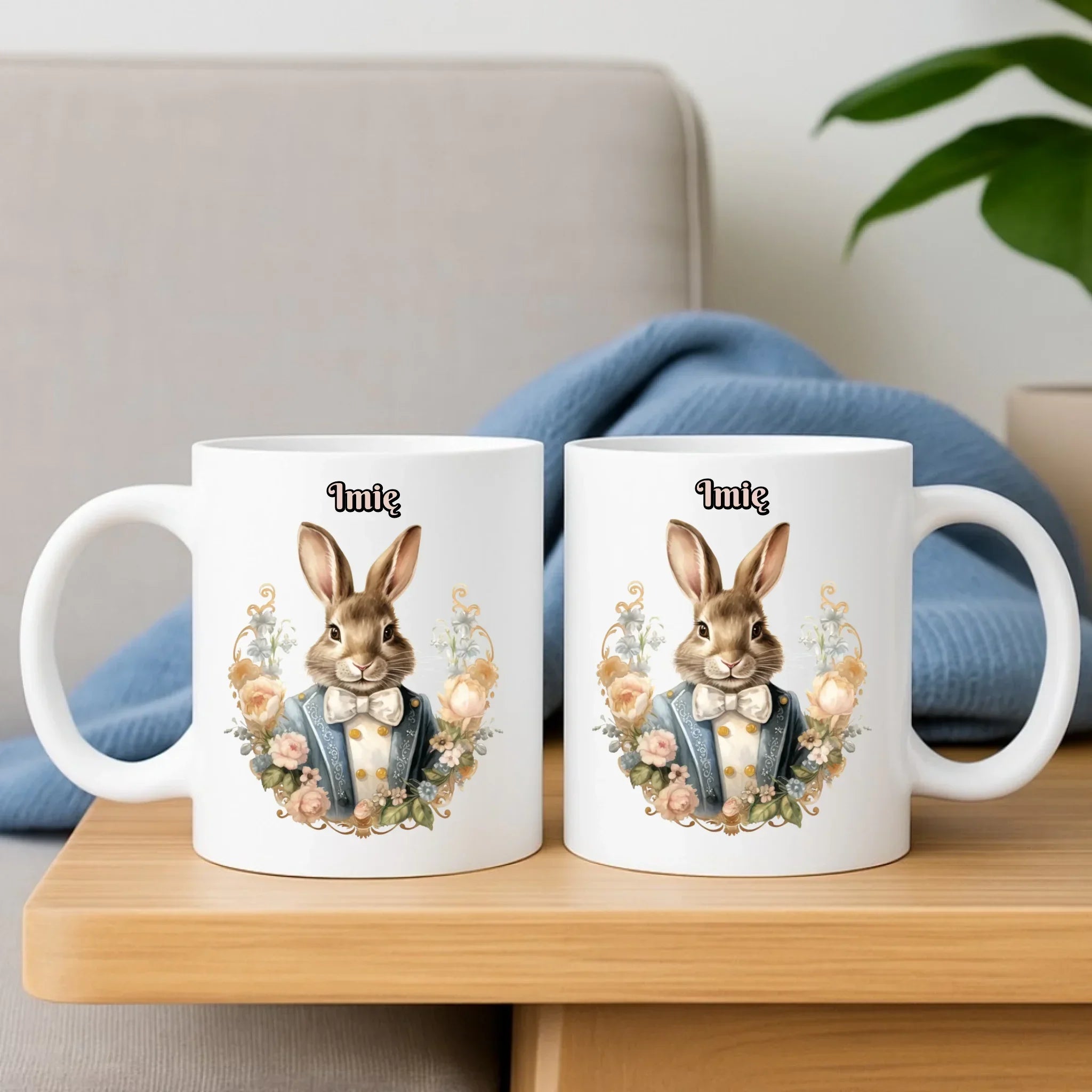 Zestaw poduszka i kubek na Wielkanoc - Elegancki Pan Zając - personalizowany WN06 - StoryCups.pl