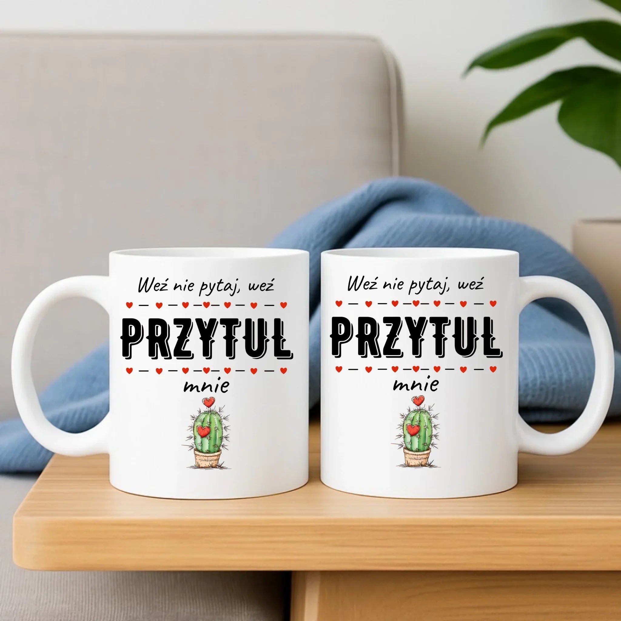 Zestaw poduszka i kubek dla par - Weź nie pytaj, weź przytul mnie W49 - StoryCups.pl