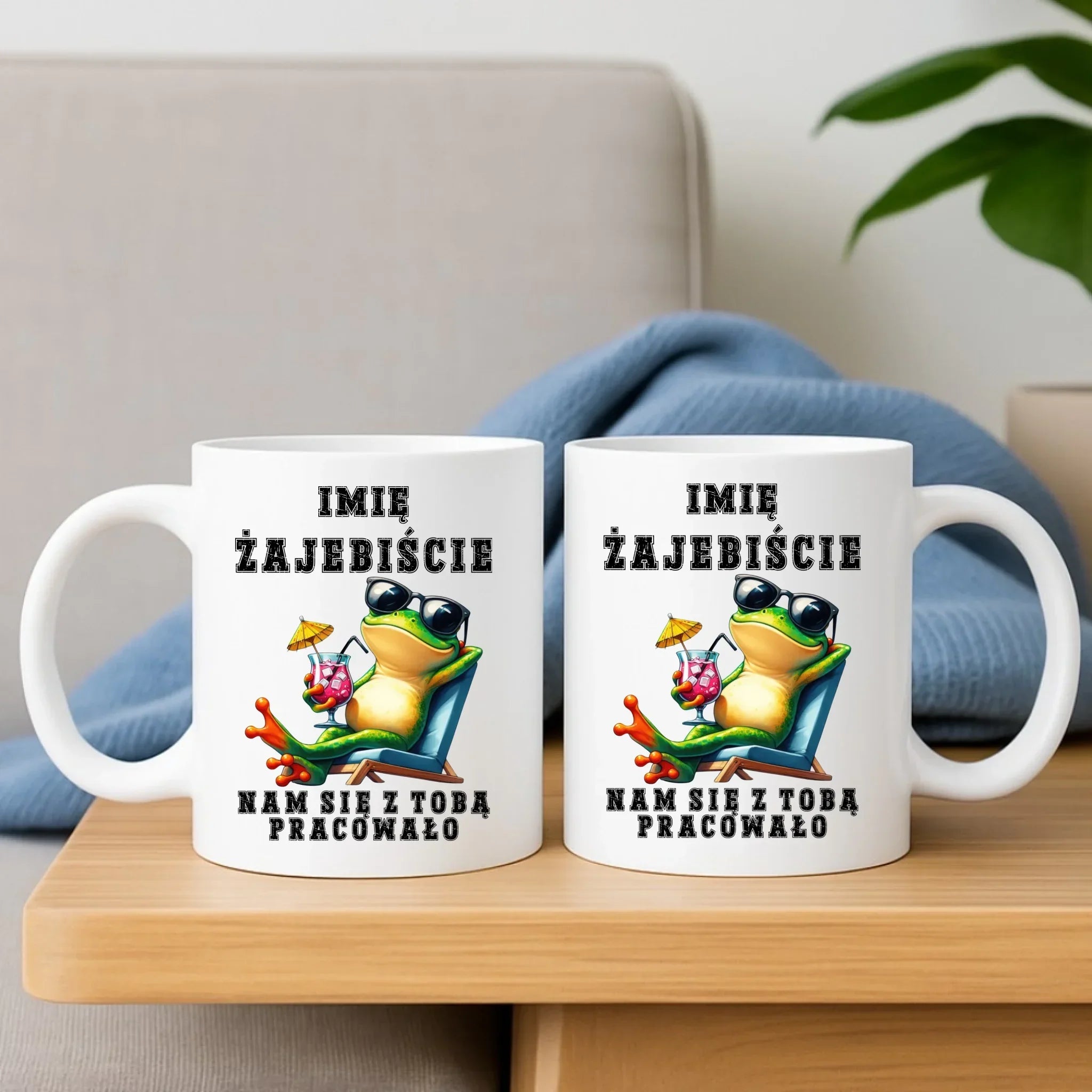 Zestaw poduszka i kubek na odejście z pracy - Żajebiście nam się z Tobą pracowało - personalizowany OP09 - StoryCups.pl
