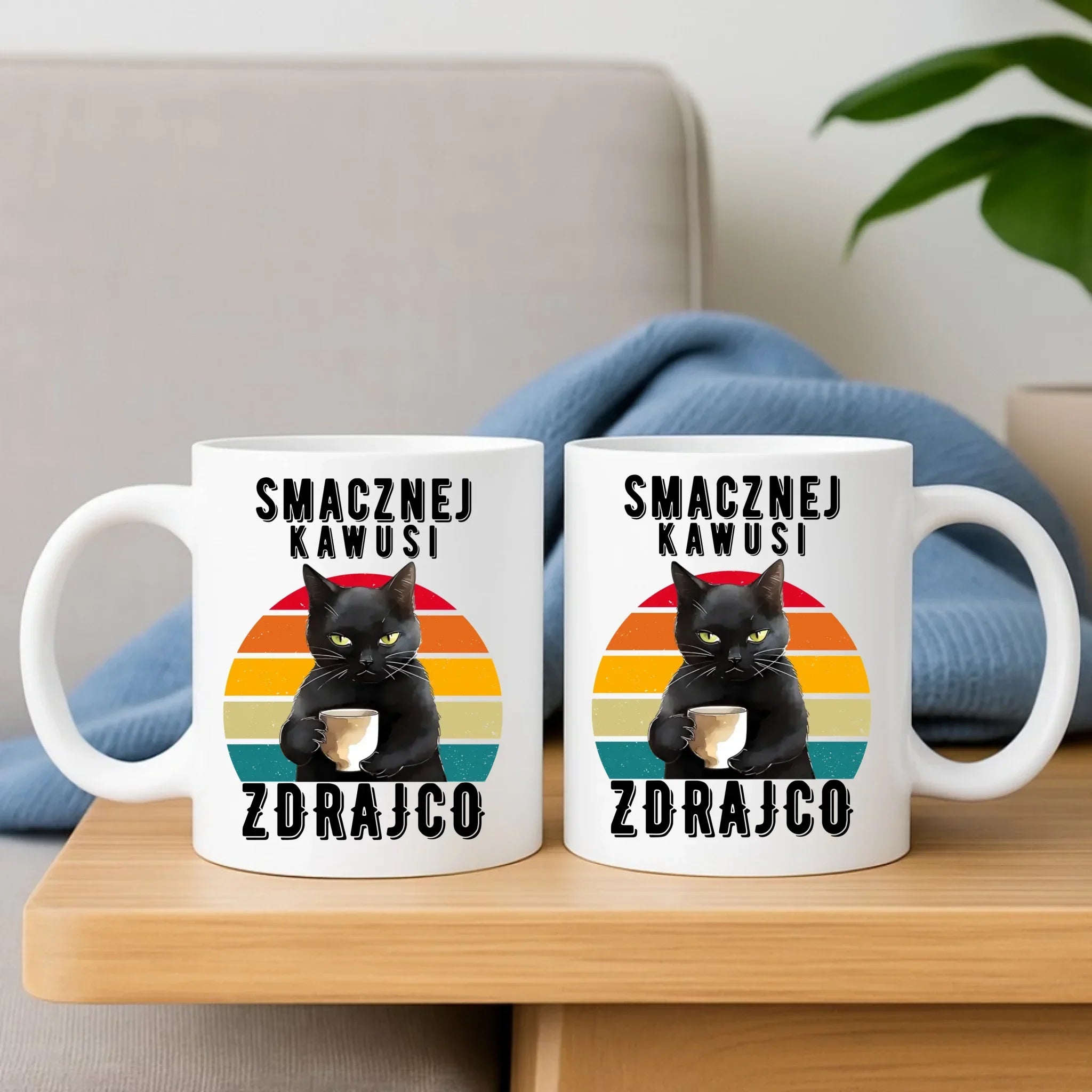 Zestaw poduszka i kubek na odejście z pracy - Smacznej kawusi zdrajco OP03 - StoryCups.pl