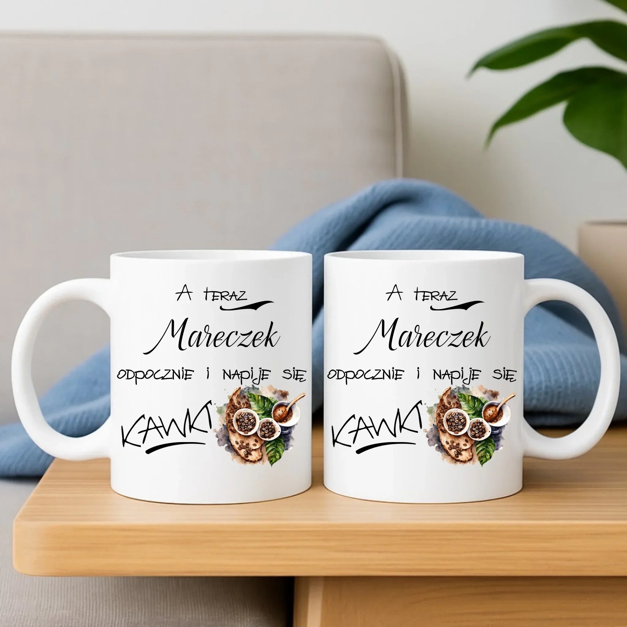 Zestaw poduszka i kubek - Odpocznie i napije się kawki prezent dla kawosza - personalizowany DCH04 - StoryCups.pl