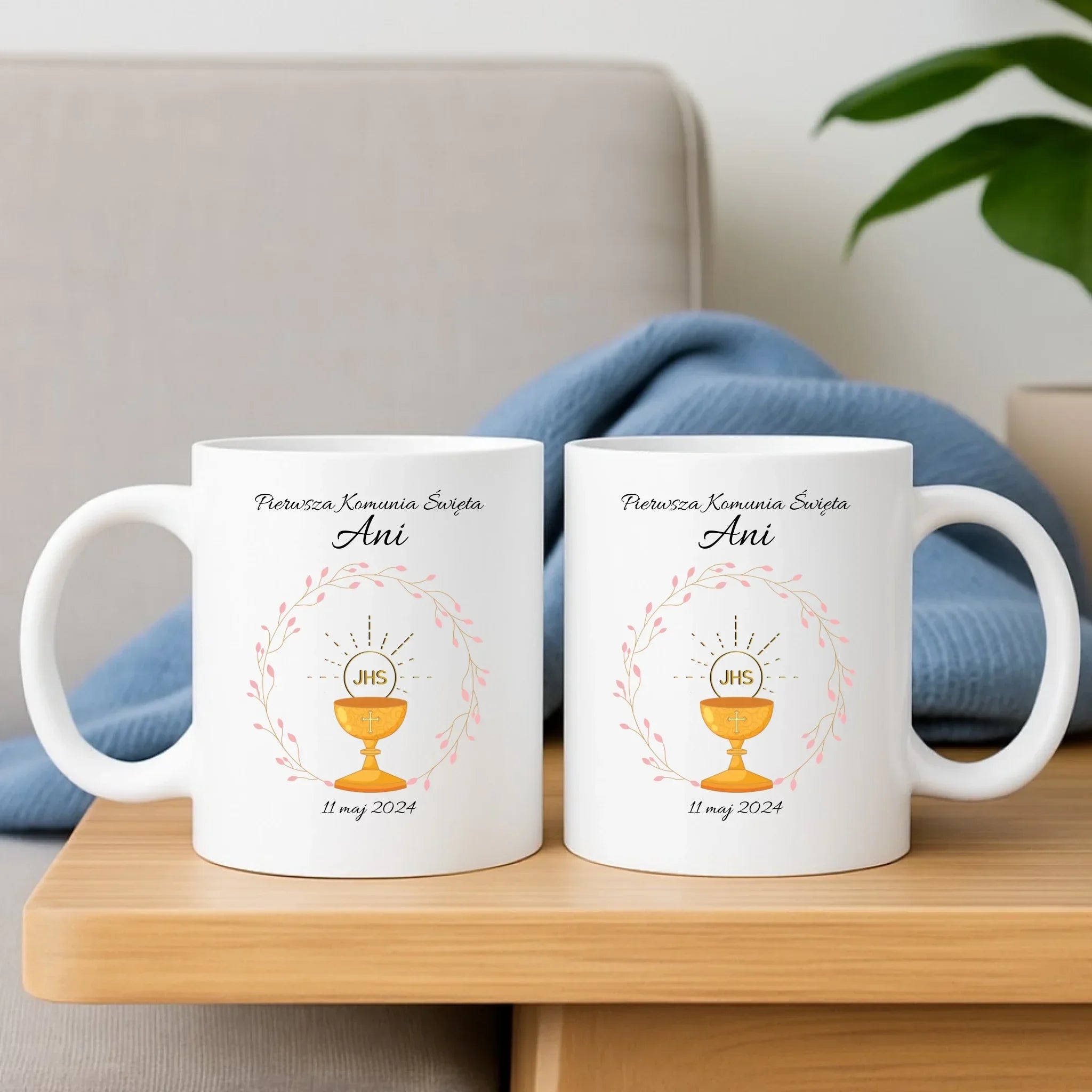 Zestaw poduszka i kubek pamiątka Pierwszej Komunii dla dziewczynki personalizacja PK02 - StoryCups.pl