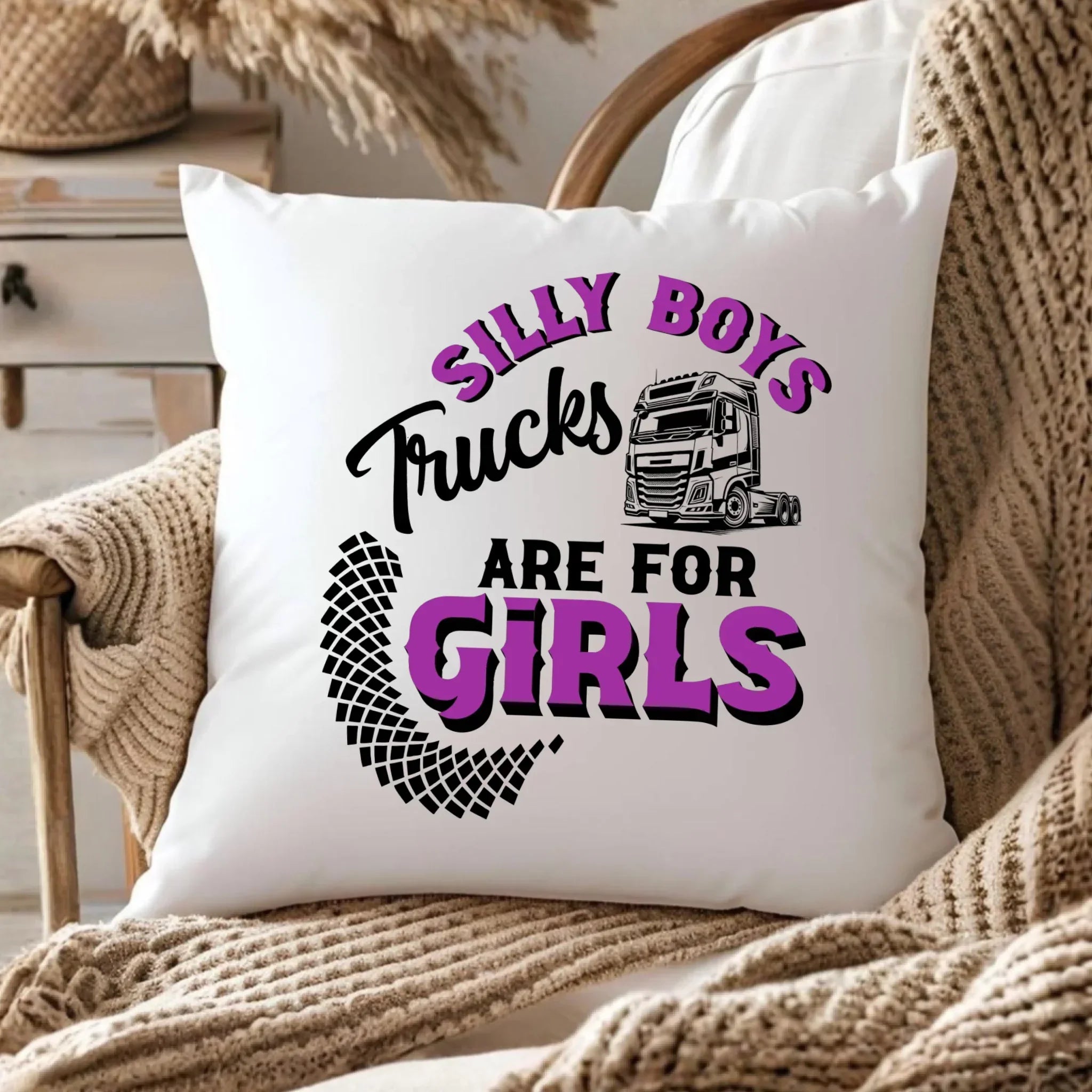 Poduszka - kierowca ciężarówki - Silly boys trucks are for girls ZKT11 - StoryCups.pl
