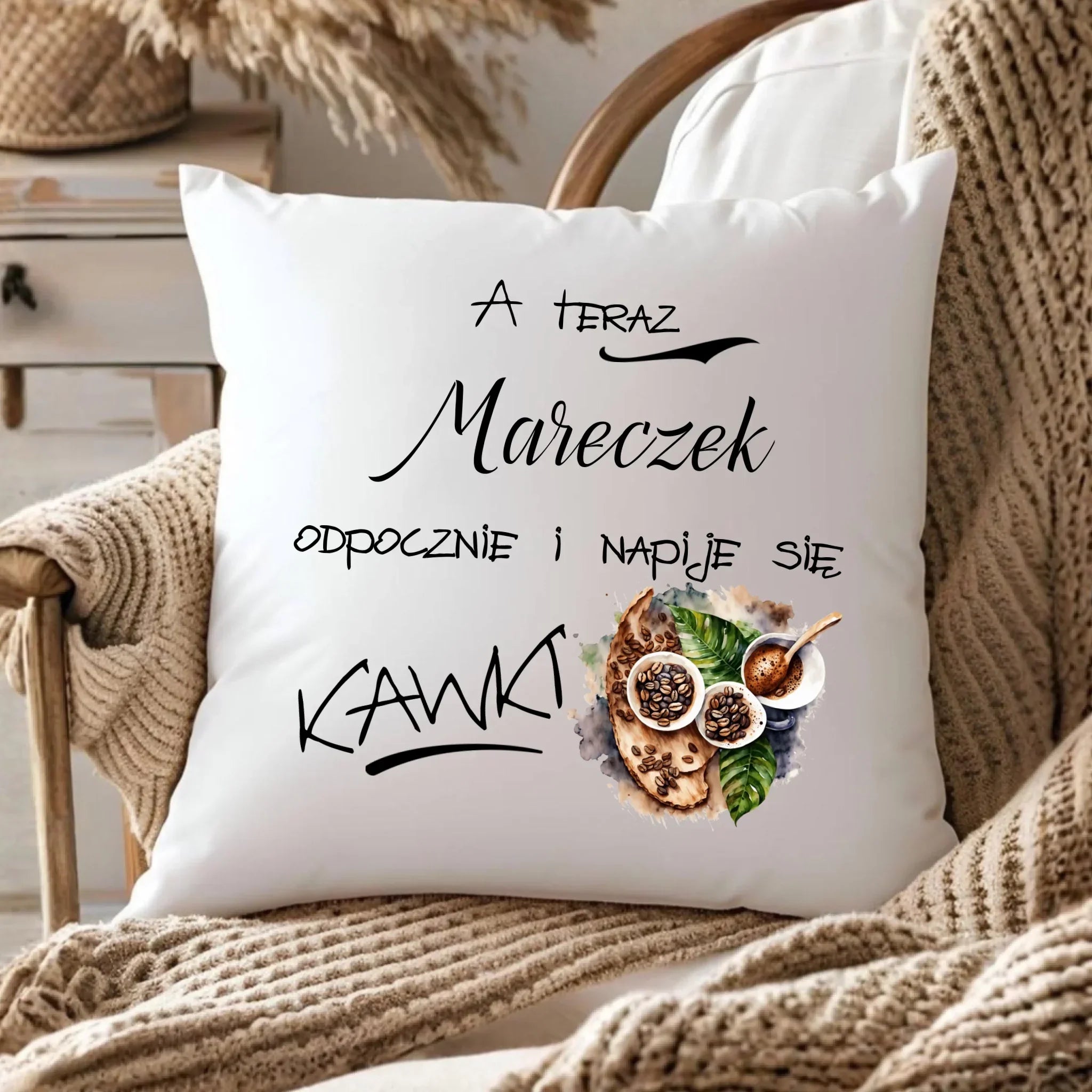 Poduszka - Odpocznie i napije się kawki prezent dla kawosza - personalizowana DCH04 - StoryCups.pl