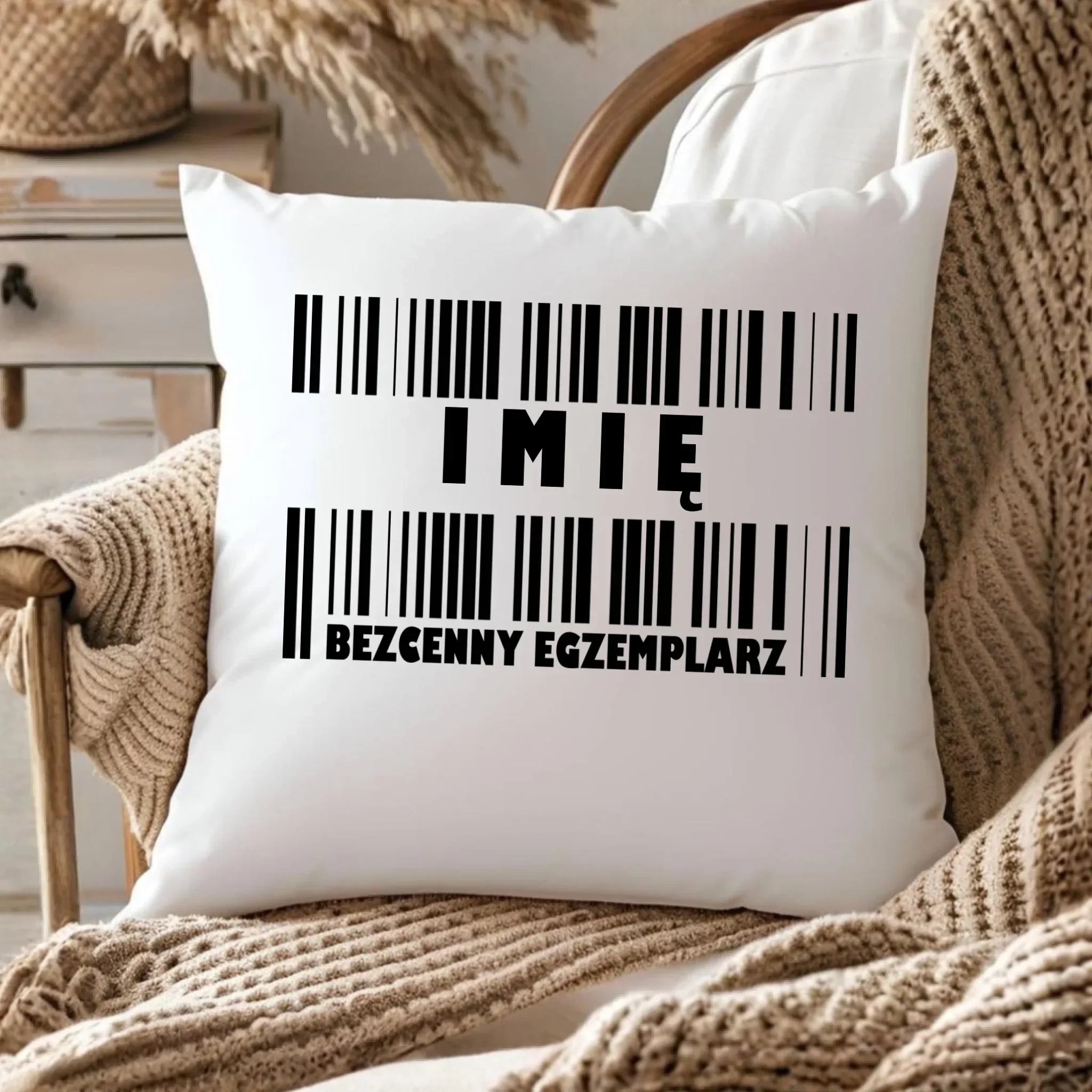 Poduszka - Bezcenny egzemplarz prezent dla niego - personalizowana DCH07 - StoryCups.pl
