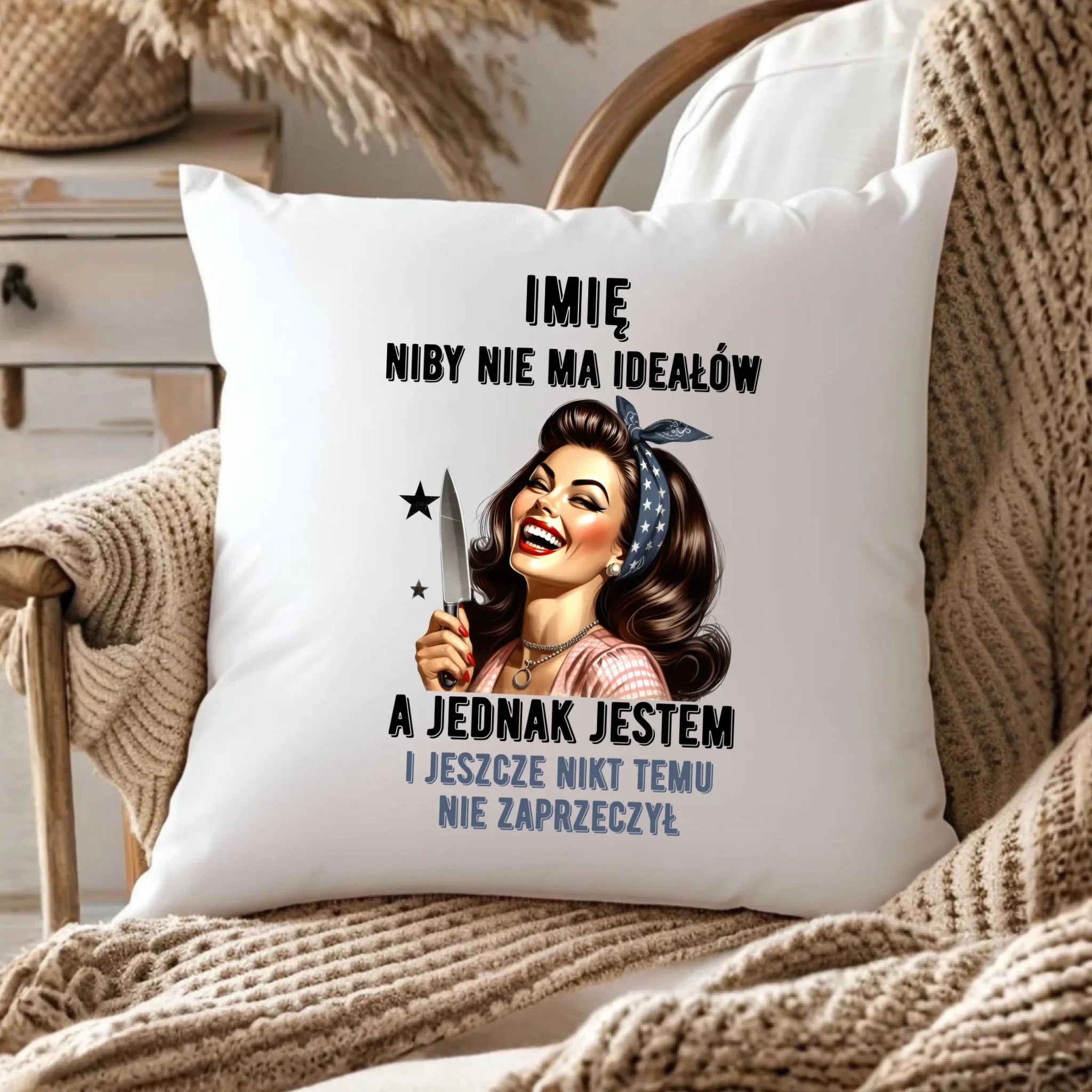 Poduszka dla niej - Niby nie ma ideałów - personalizowana DZ01 - StoryCups.pl
