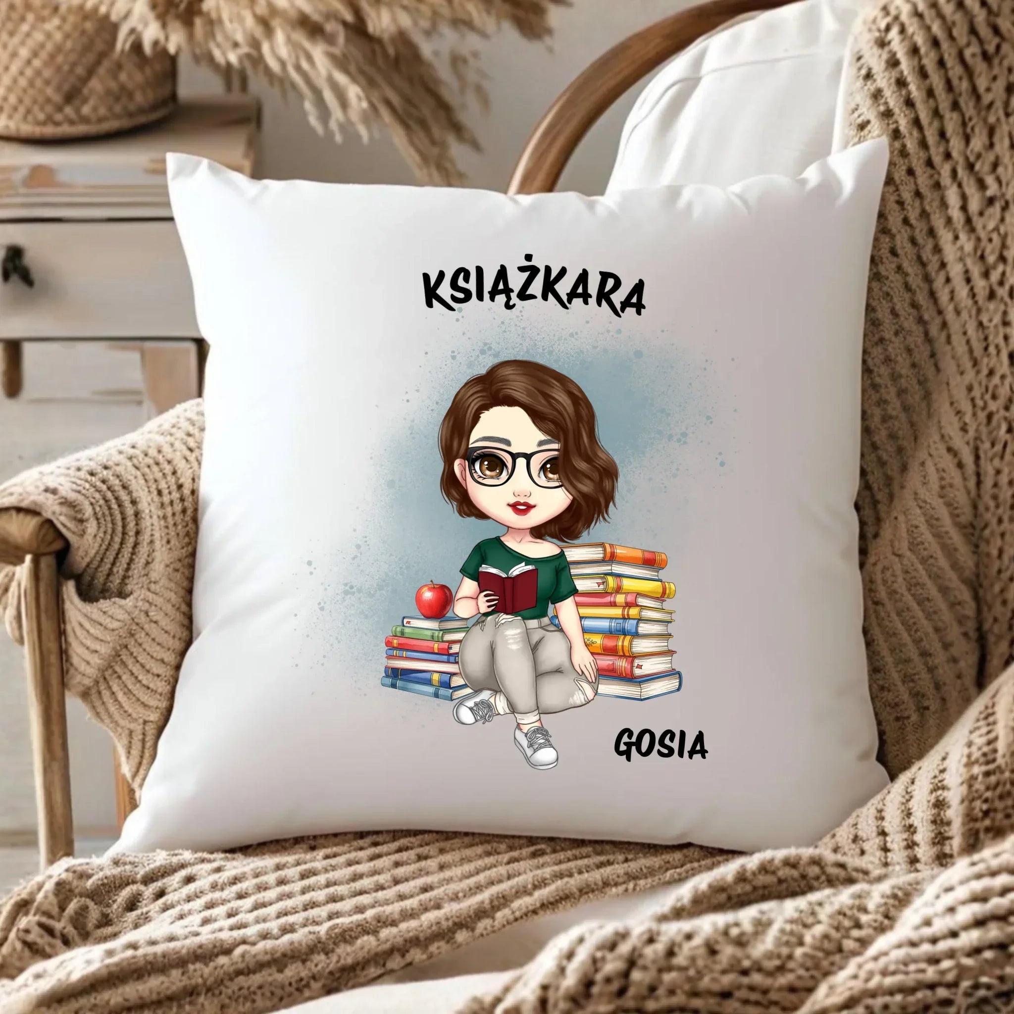 Poduszka - Książkara - Prezent dla miłośniczki czytania książek - personalizowana DZ03 - StoryCups.pl