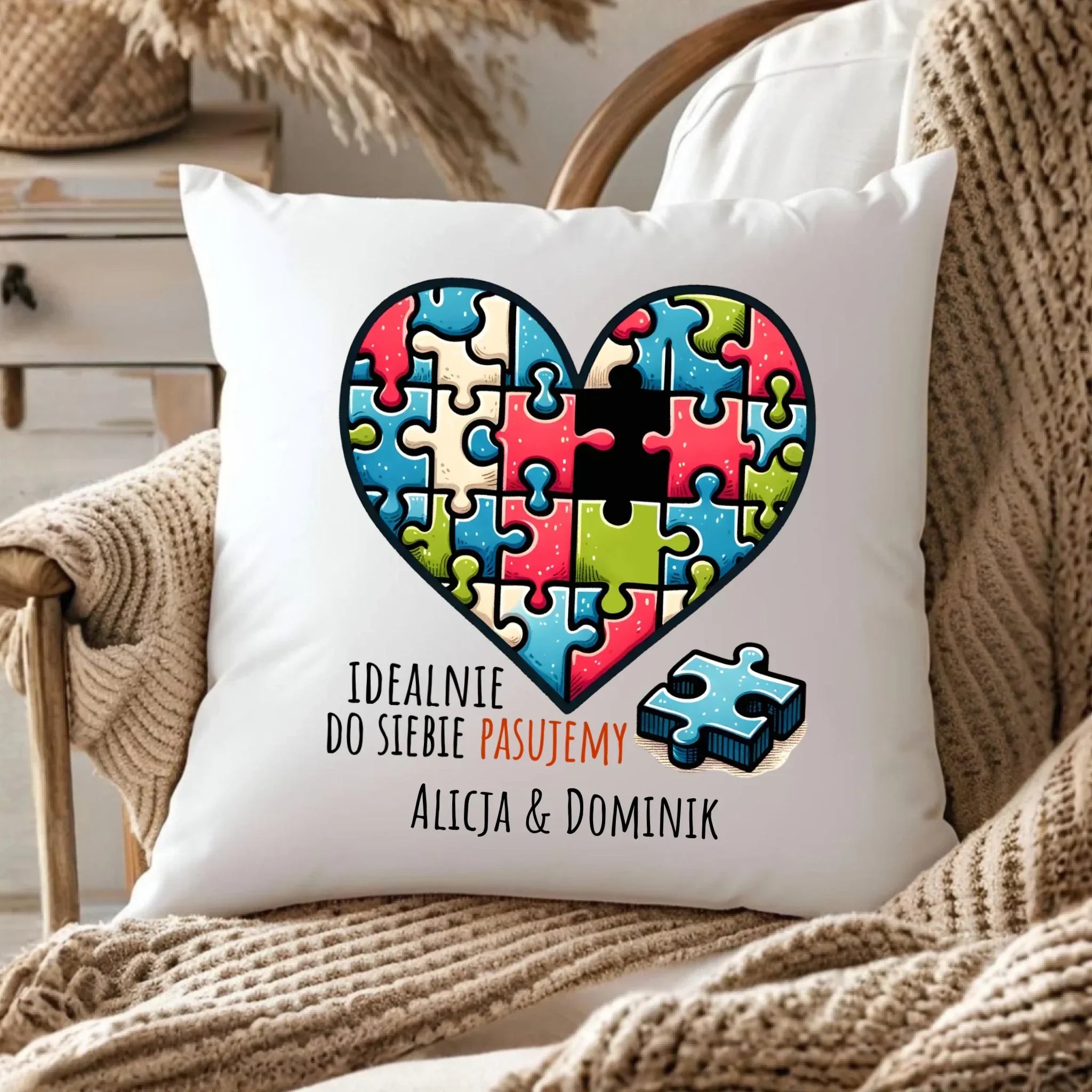 Poduszka dla par - Idealnie do siebie pasujemy - personalizowana W44 - StoryCups.pl
