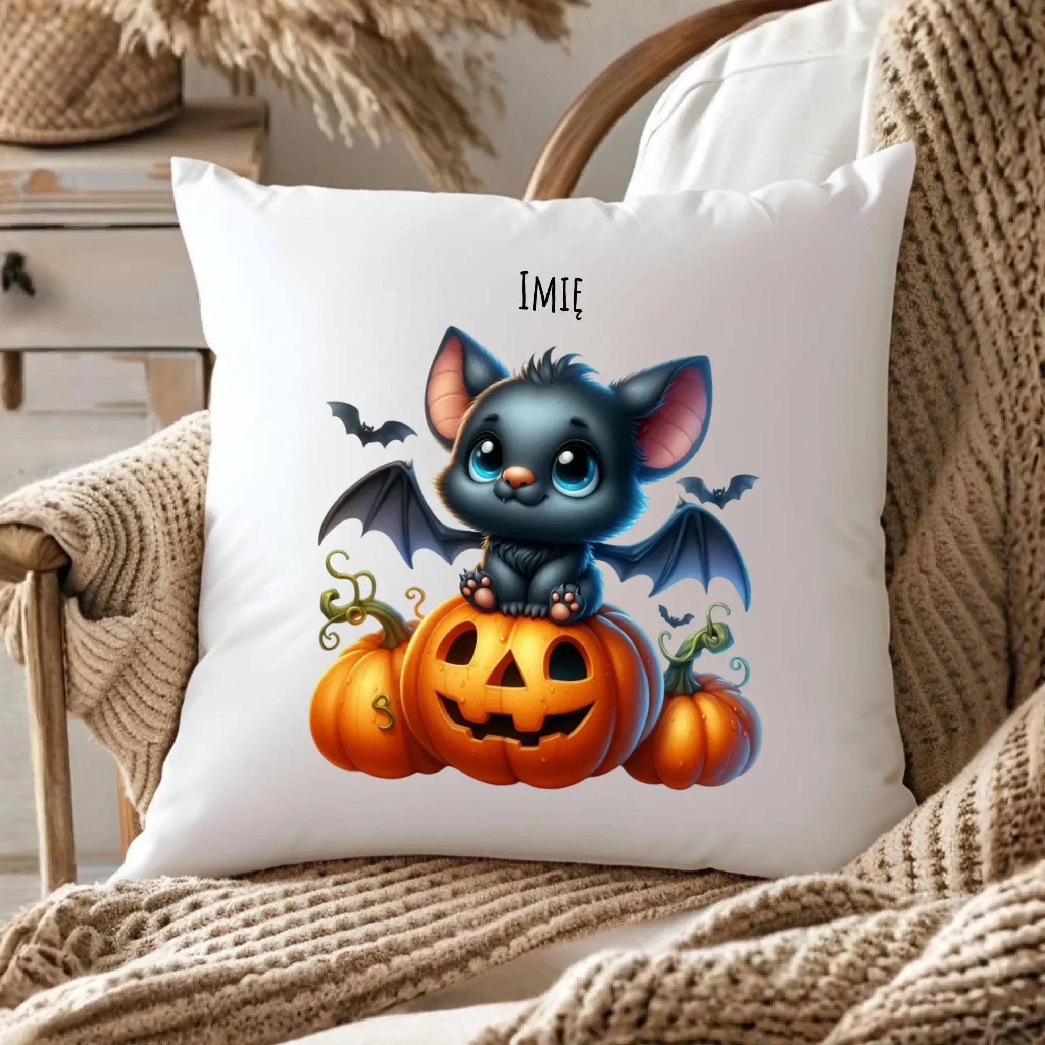 Poduszka halloweenowa - Słodki nietoperz z dynią - personalizowana HL09 - StoryCups.pl