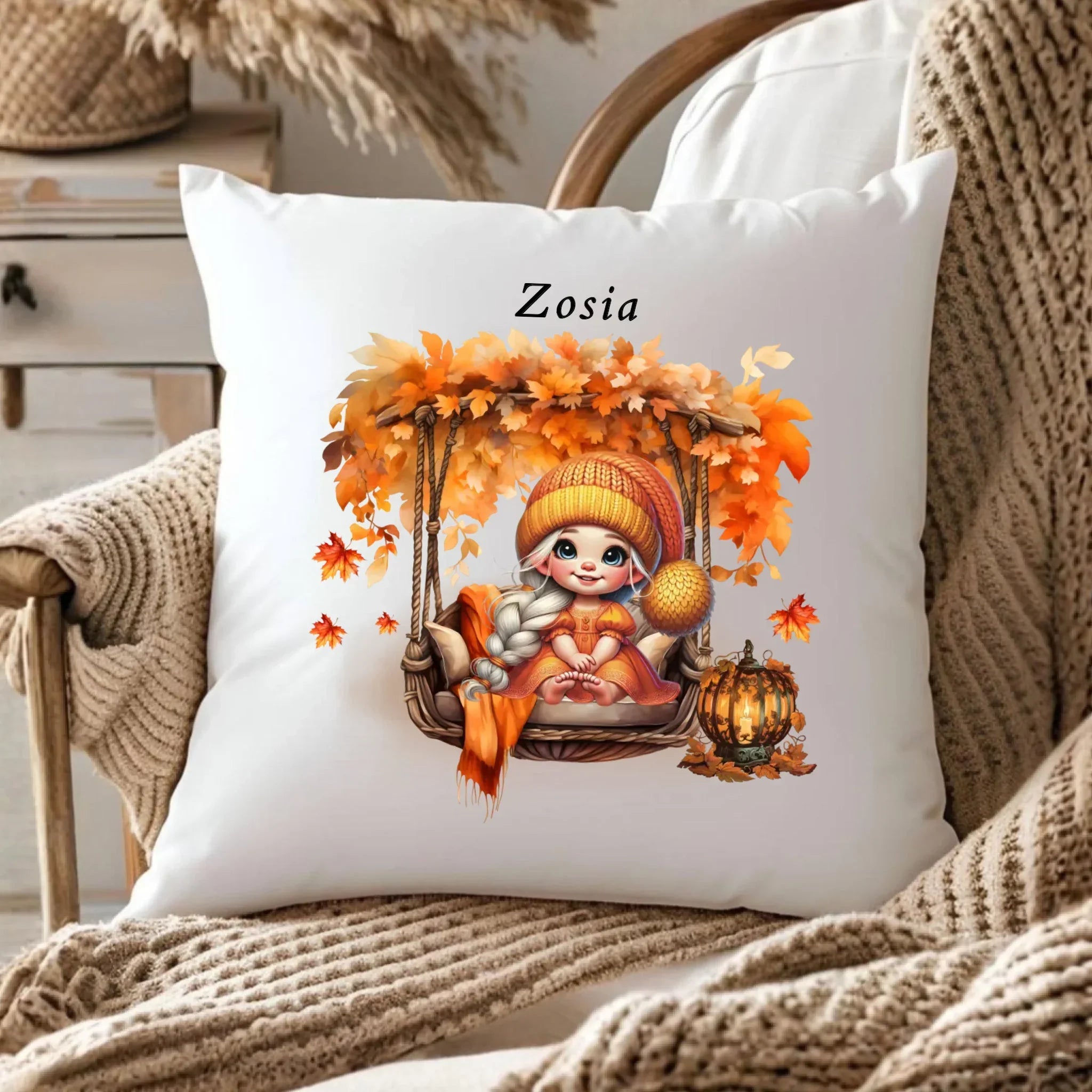 Poduszka jesieniara - Dziewczynka z liśćmi - personalizowana JS17 - StoryCups.pl