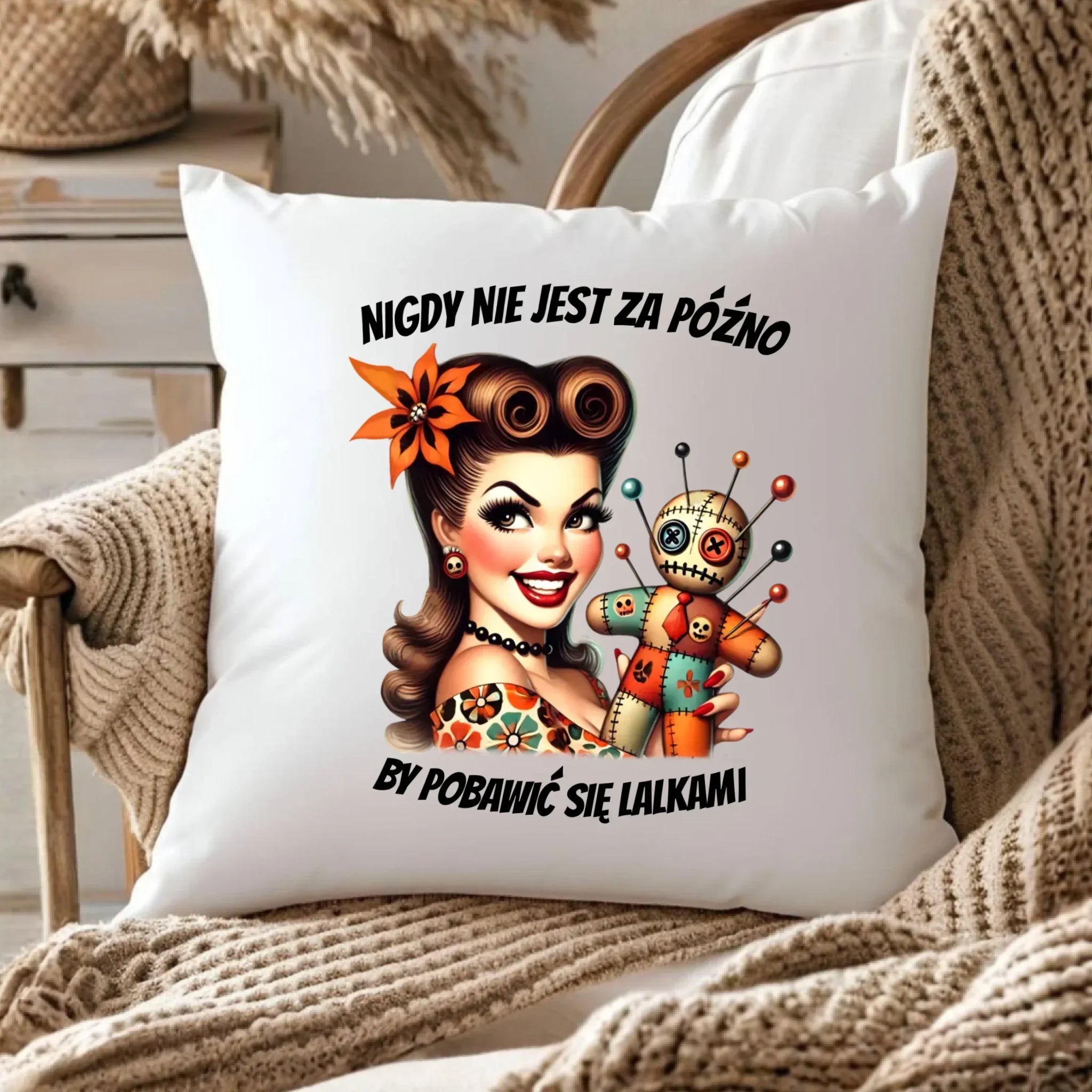 Poduszka dla niej - Laleczka Voodoo retro DZ21 - StoryCups.pl