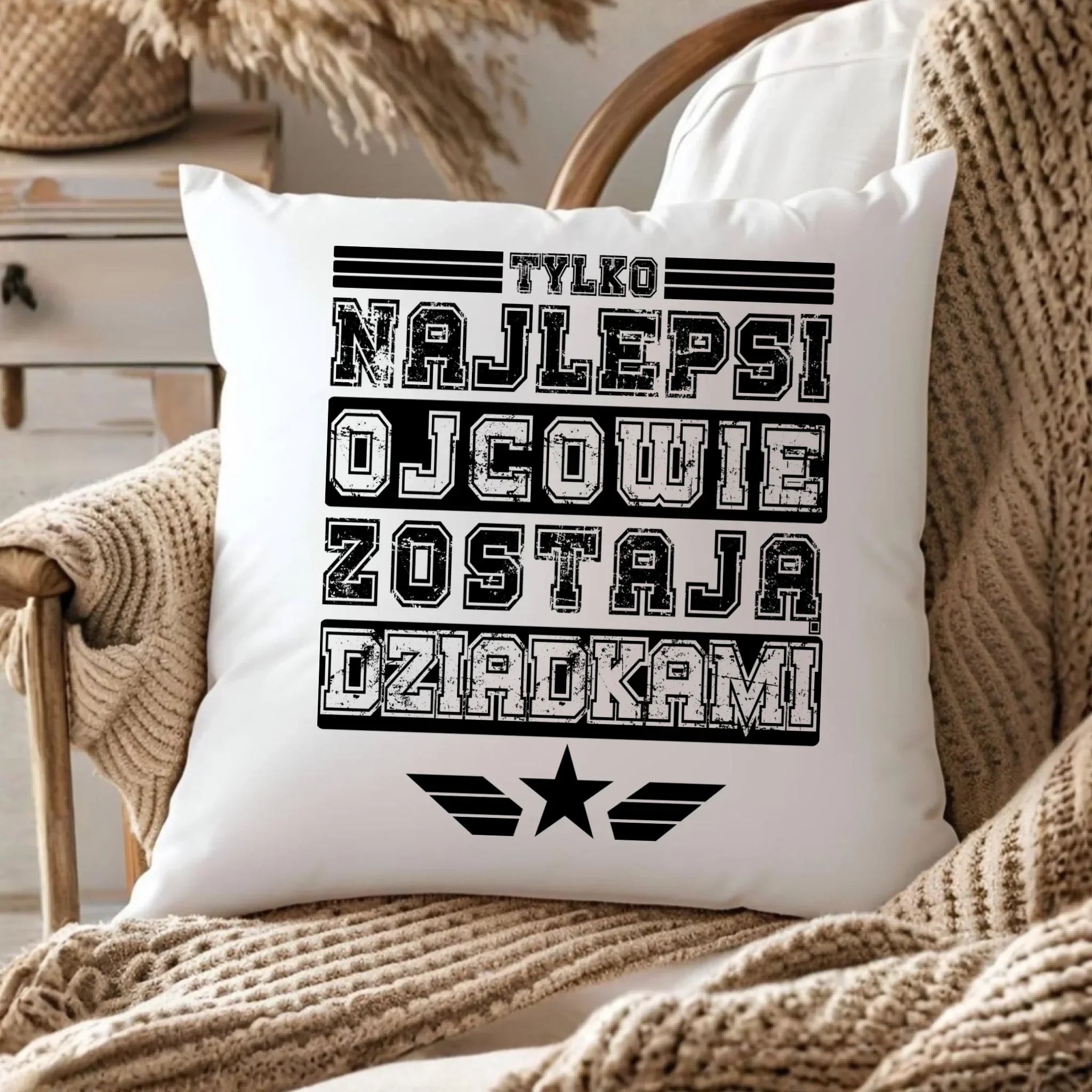 Poduszka dla dziadka - Tylko najlepsi ojcowie zostają dziadkami D25 - StoryCups.pl