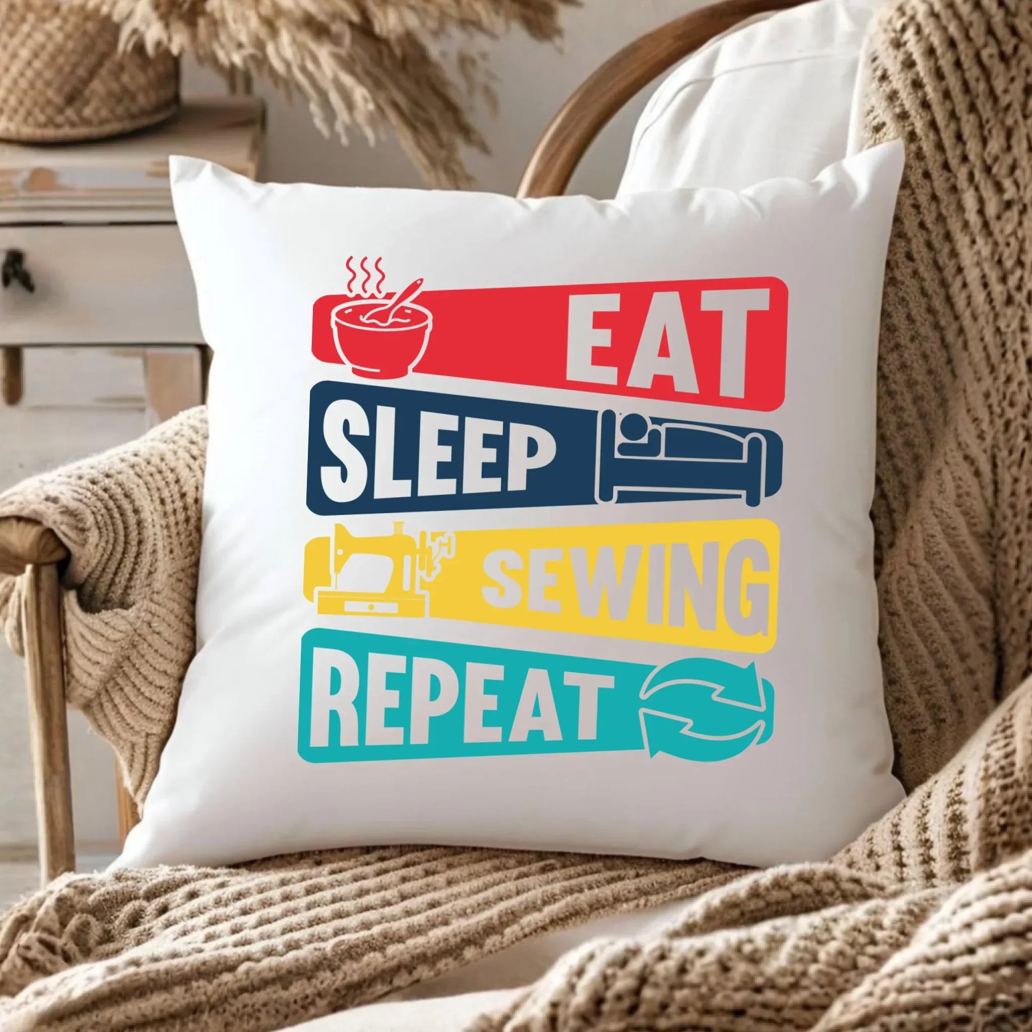 Poduszka szyciowa dla krawcowej - Eat sleep sewing repeat HS21 - StoryCups.pl
