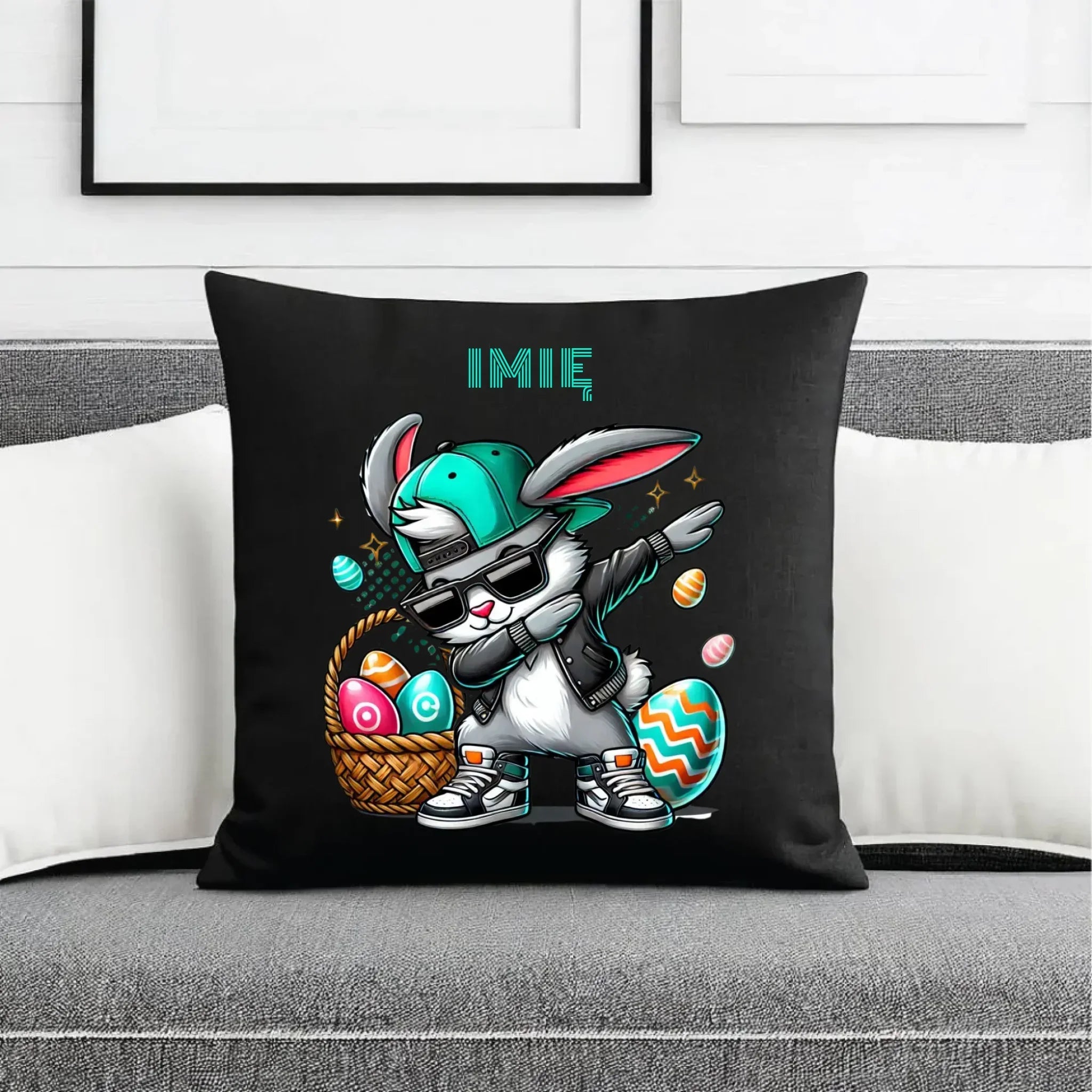 Poduszka dekoracyjna na Wielkanoc - Zajączek Dab dance - personalizowana WN09 - StoryCups.pl