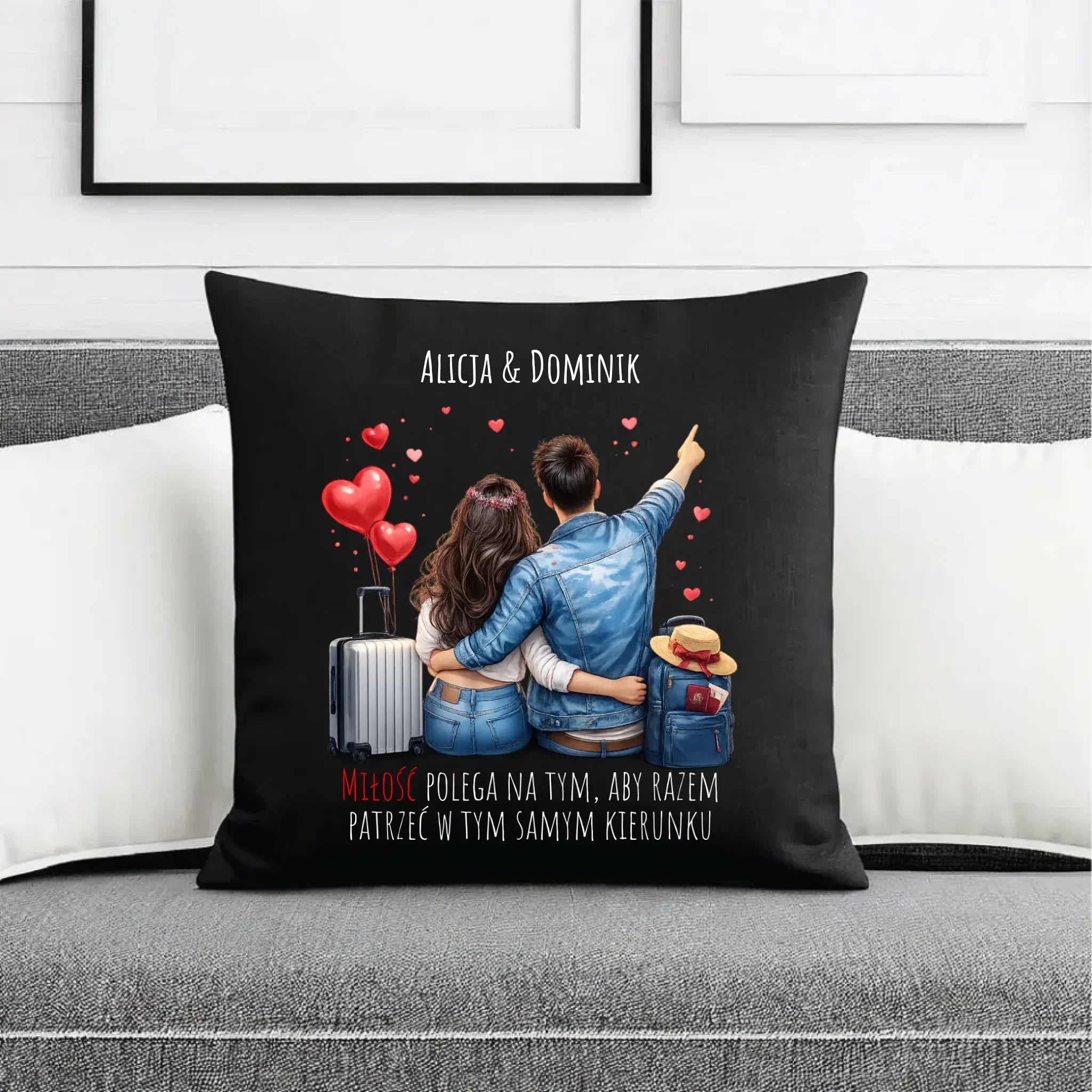 Poduszka dekoracyjna dla par - Para w podróży miłość - personalizowana W12 - StoryCups.pl