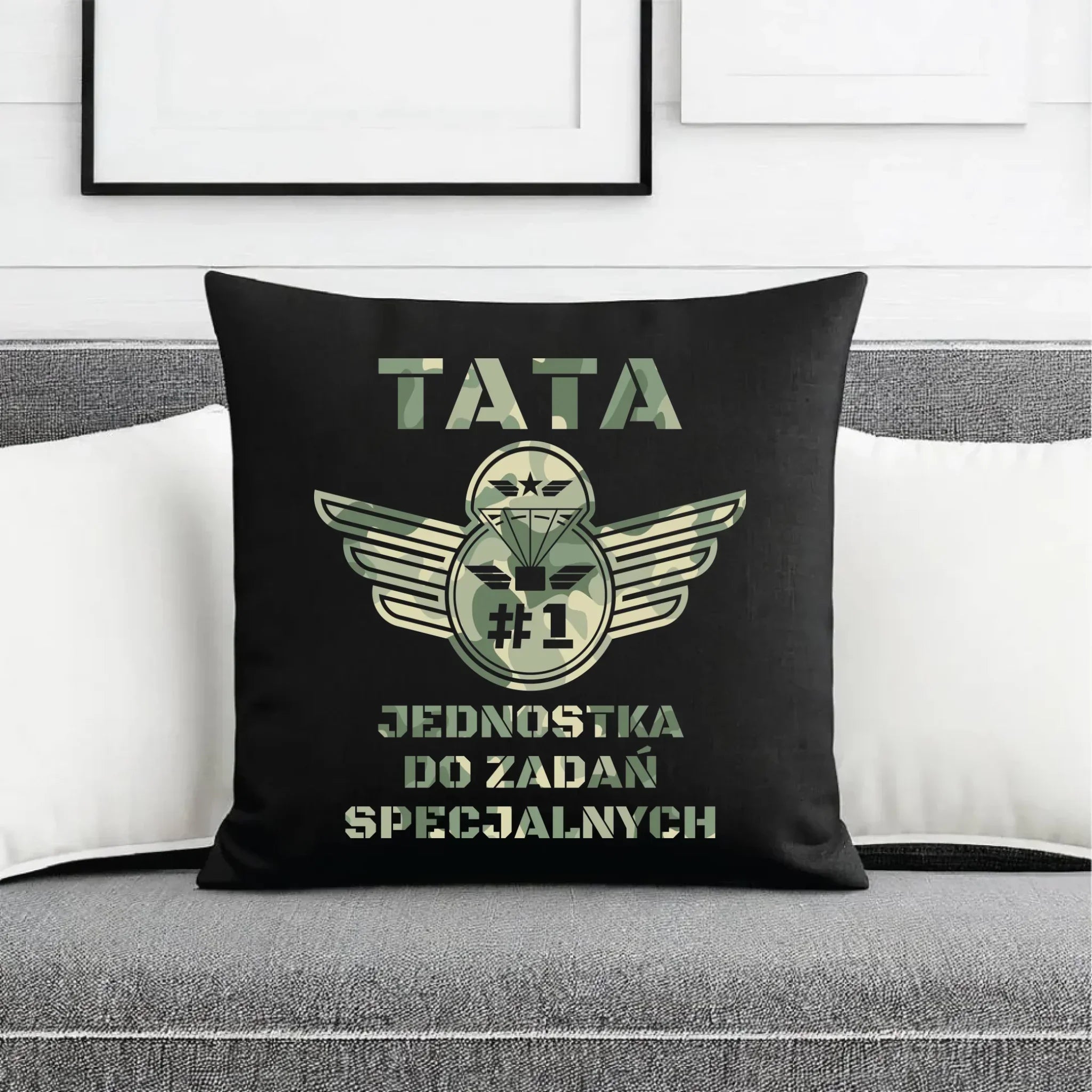 Poduszka dekoracyjna dla taty - Tata jednostka do zadań specjalnych DT42 - StoryCups.pl
