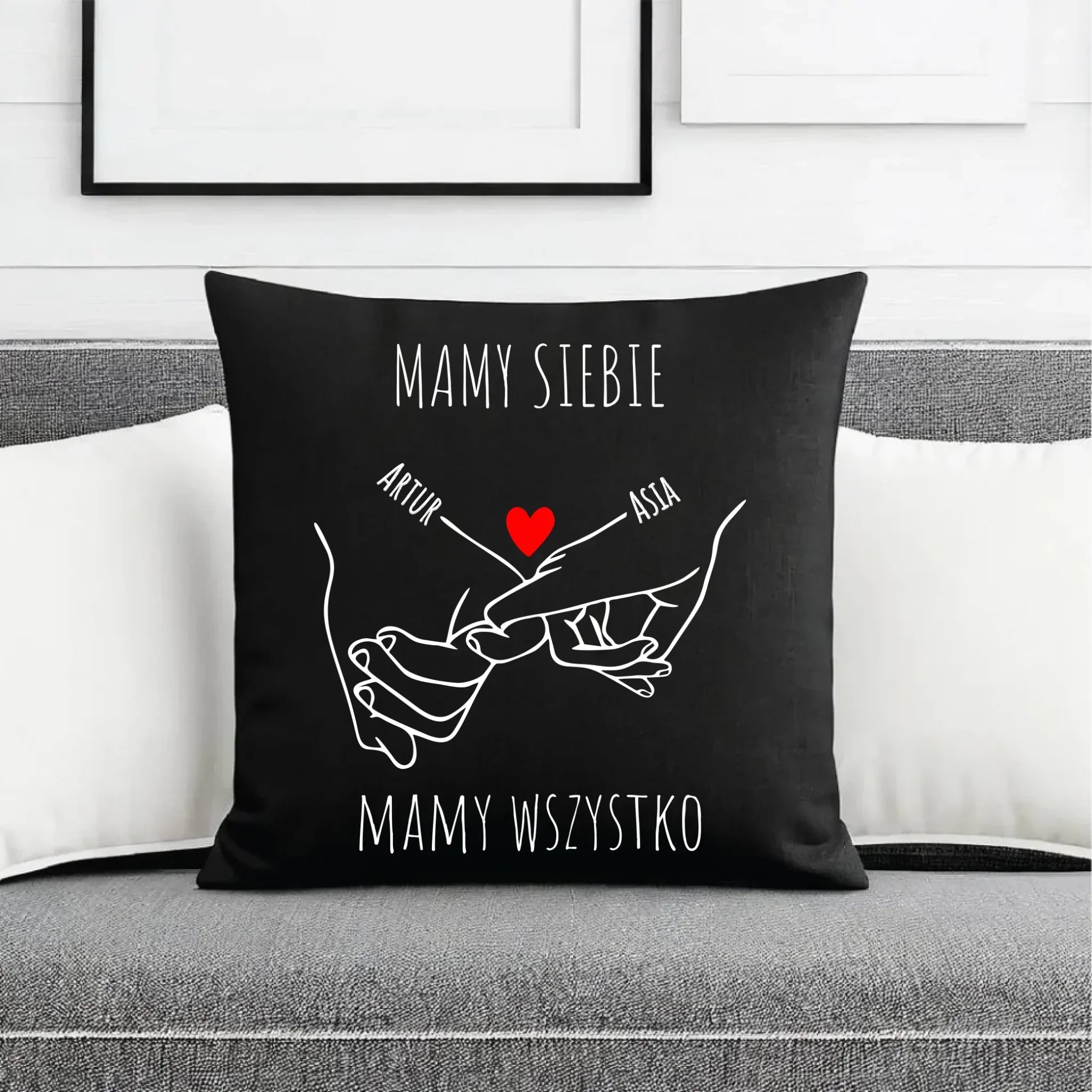 Poduszka dekoracyjna dla par - Zaplecione ręce mamy siebie mamy wszystko - personalizowana W63 - StoryCups.pl