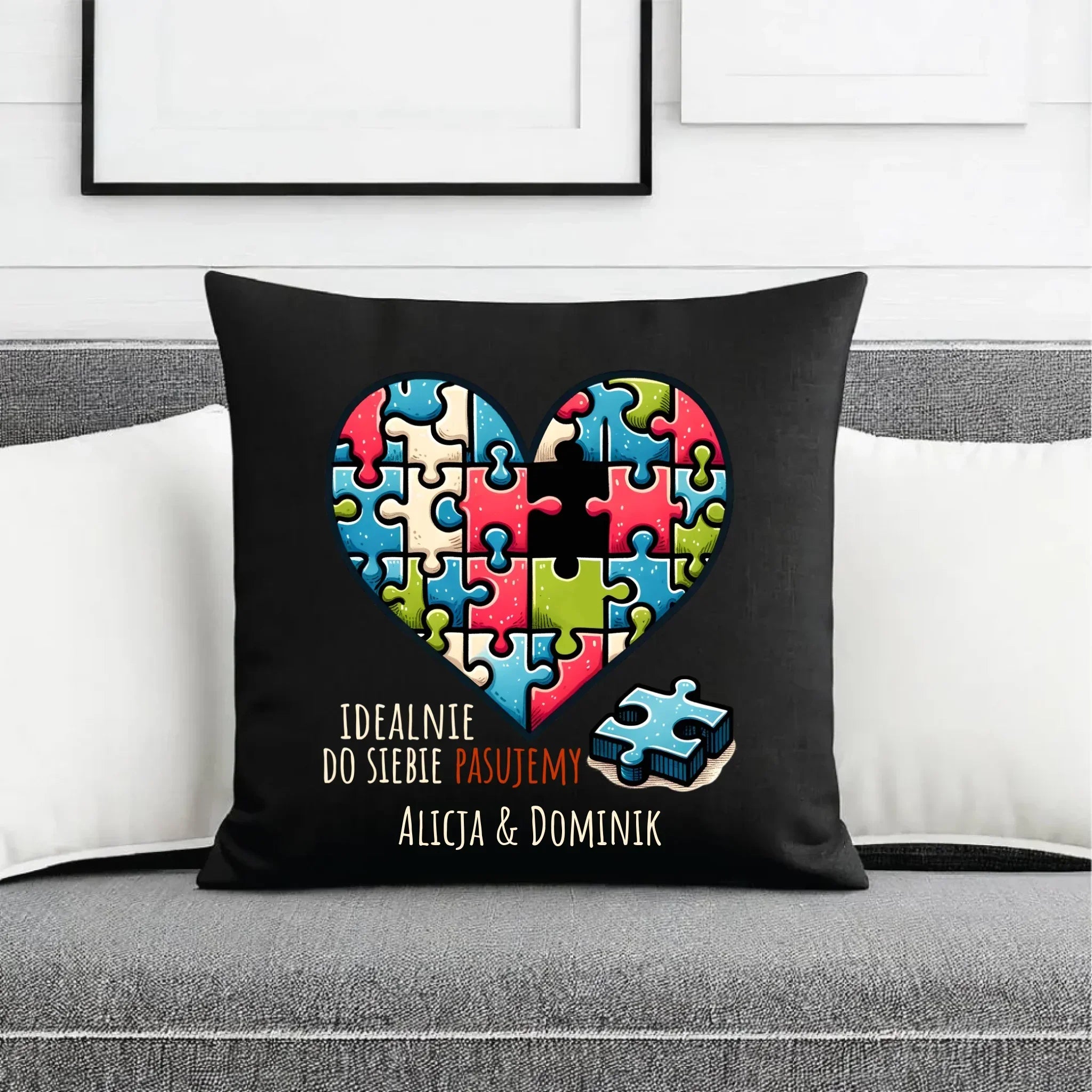 Poduszka dekoracyjna dla par - Idealnie do siebie pasujemy - personalizowana W44 - StoryCups.pl