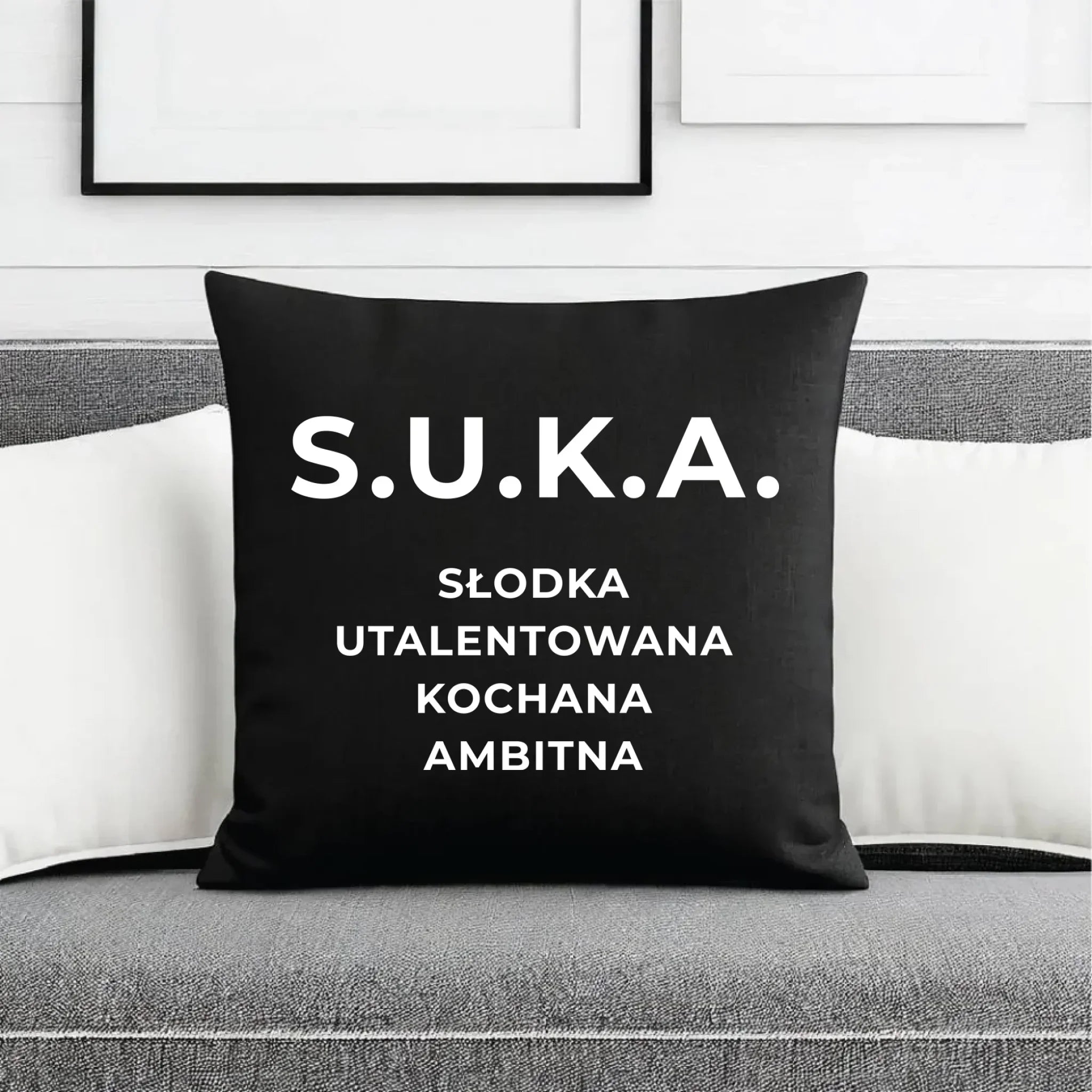 Poduszka dekoracyjna - S.U.K.A. - śmieszny prezent dla niej - bez cenzury DZ16 - StoryCups.pl