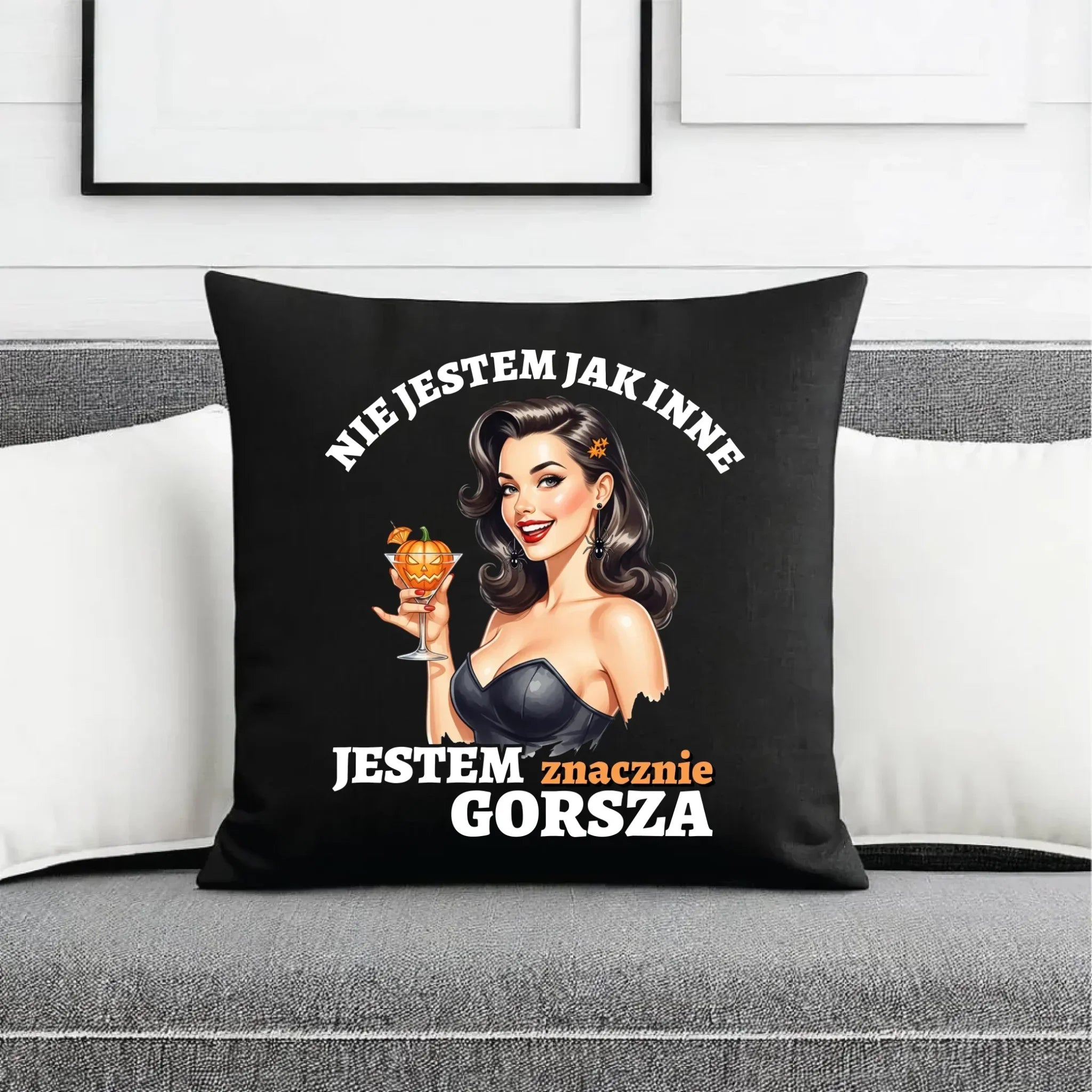 Poduszka dekoracyjna halloweenowa - Nie jestem jak inne HL24 - StoryCups.pl